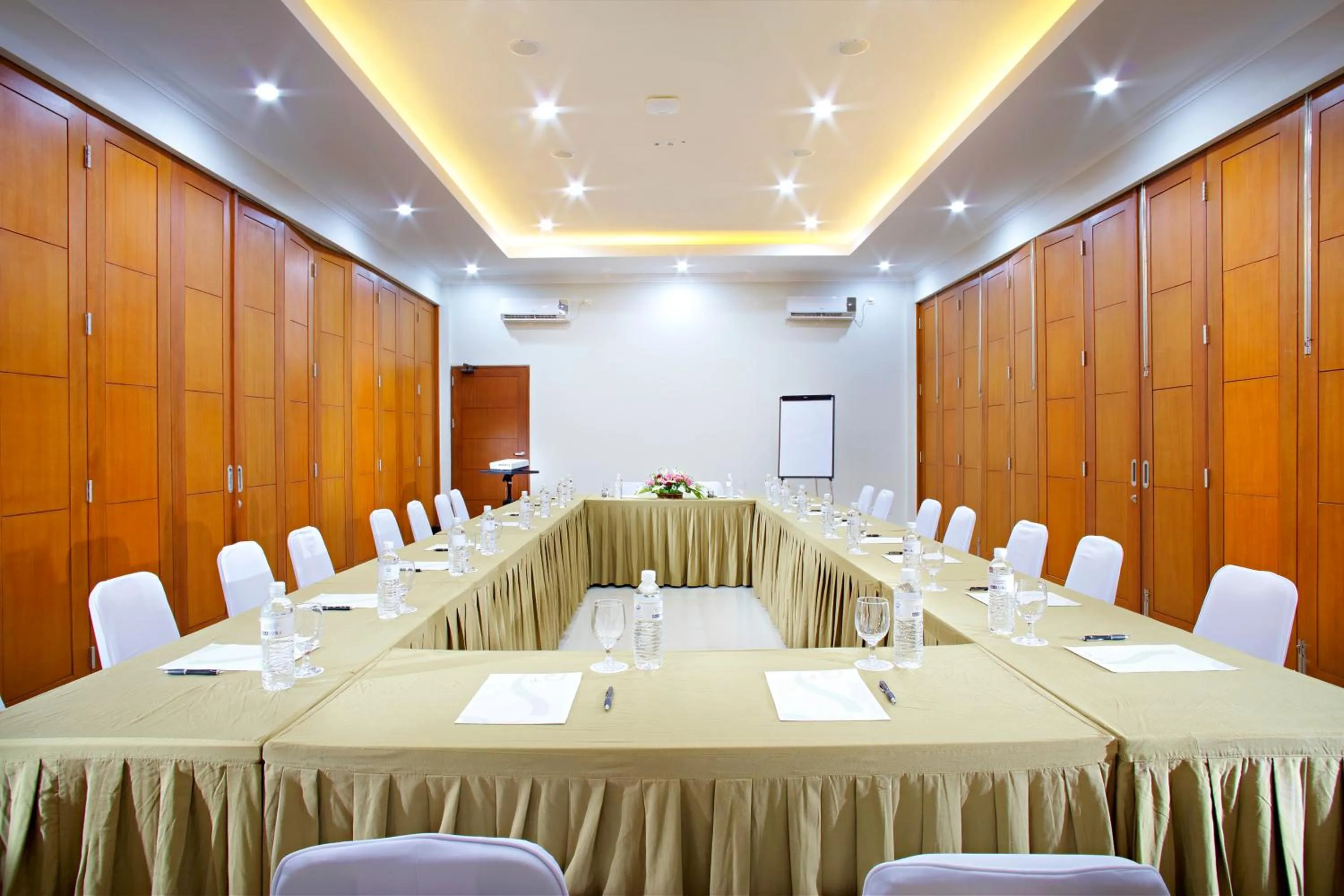 Banquet/Function facilities in The Banyumas Villa