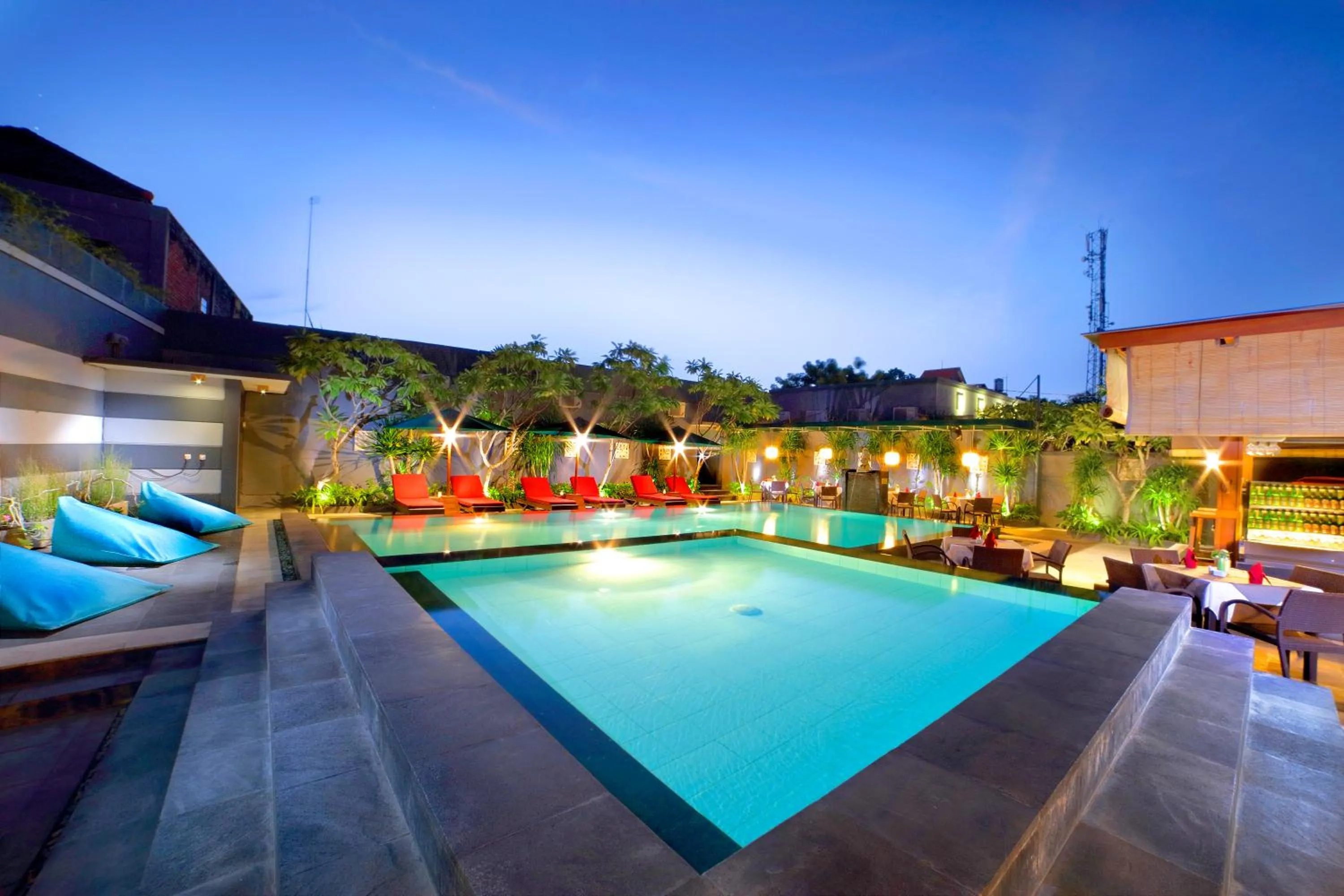 Restaurant/places to eat in The Banyumas Villa