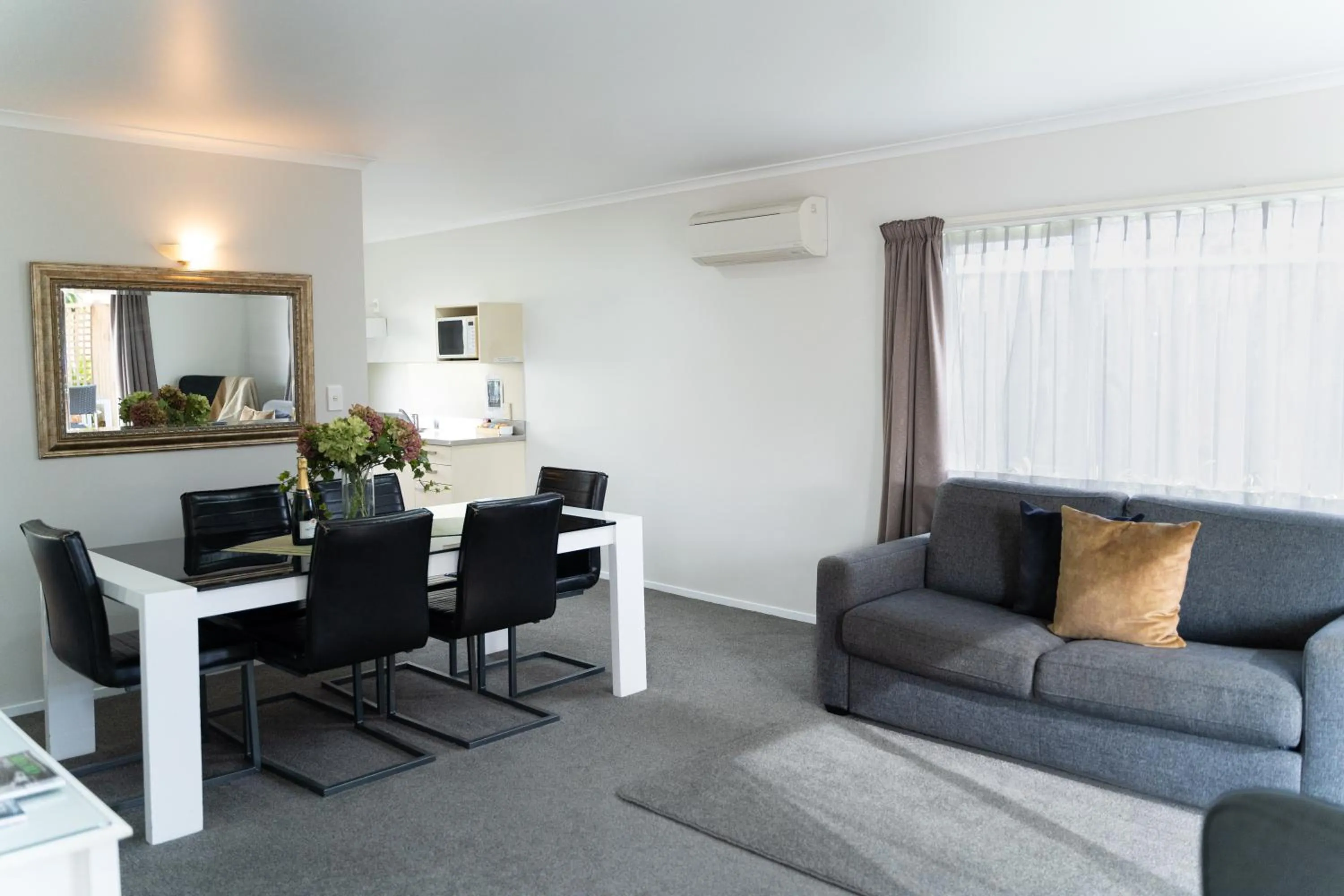 Pacific Coast Motor Lodge