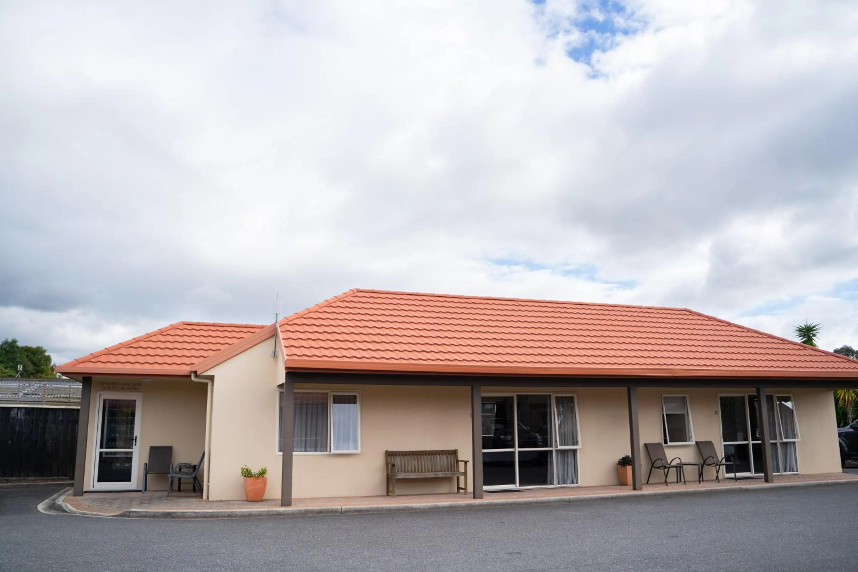 Pacific Coast Motor Lodge