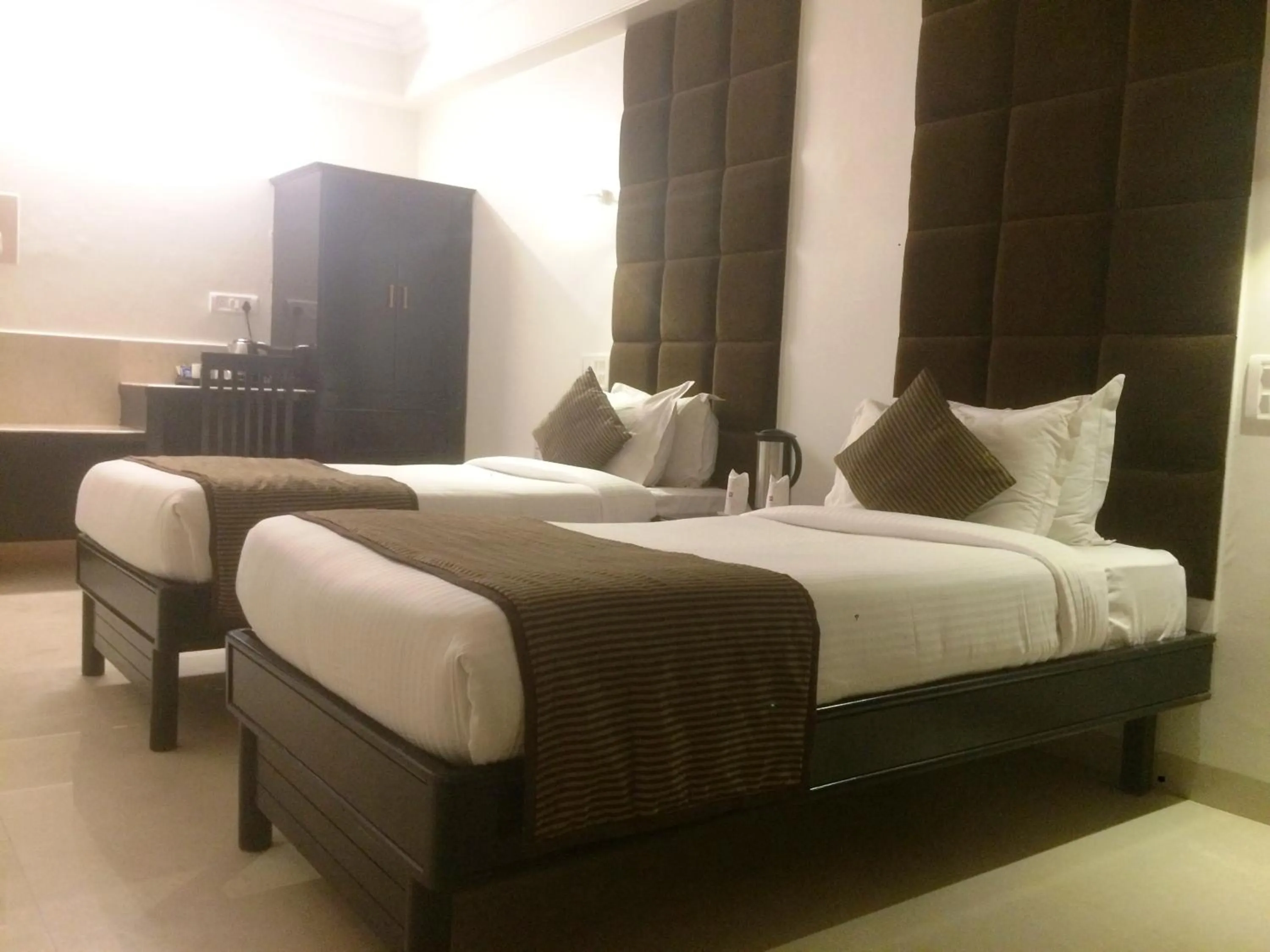 Bedroom, Bed in Chandra Inn