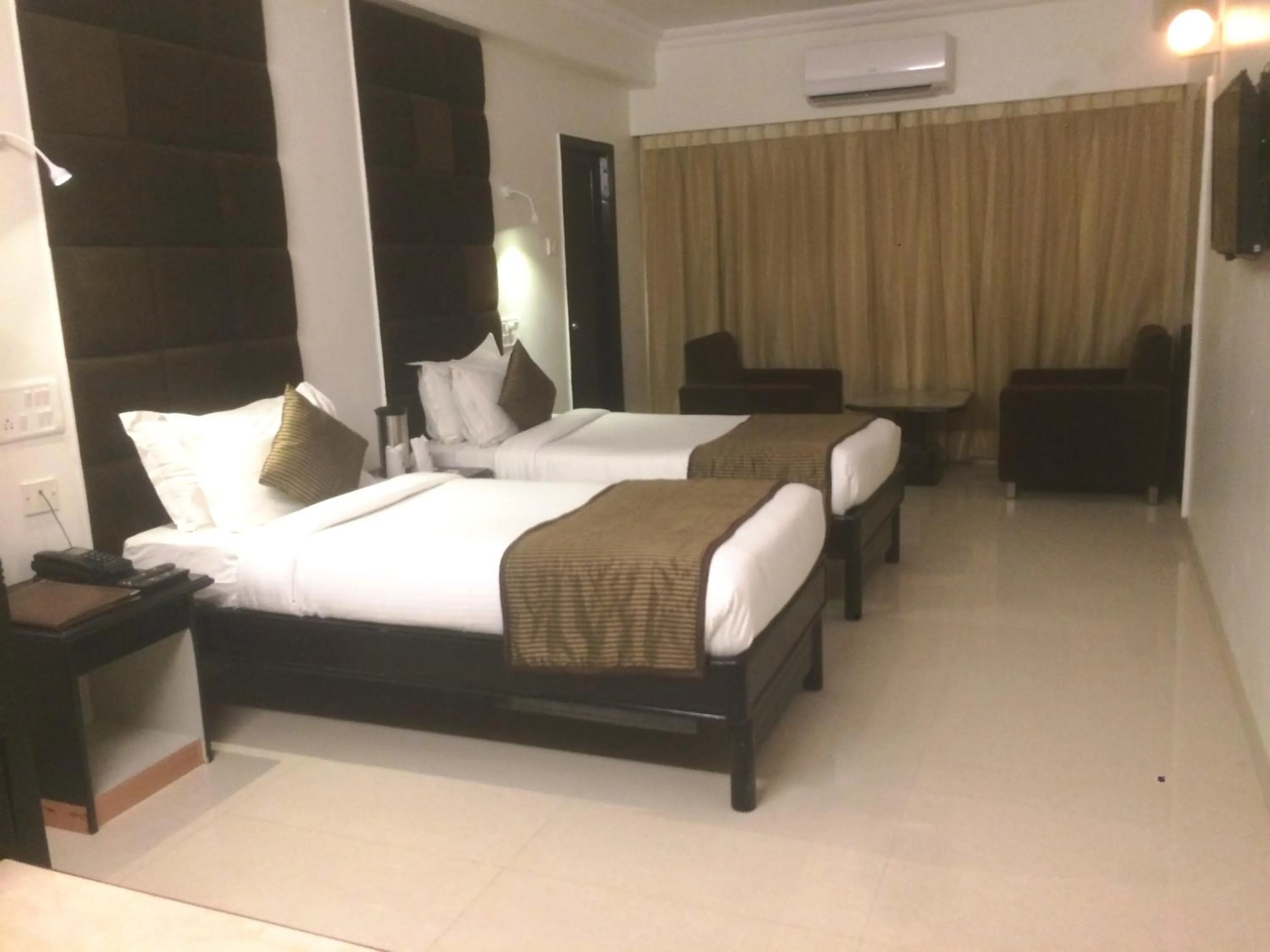 Bedroom, Bed in Chandra Inn