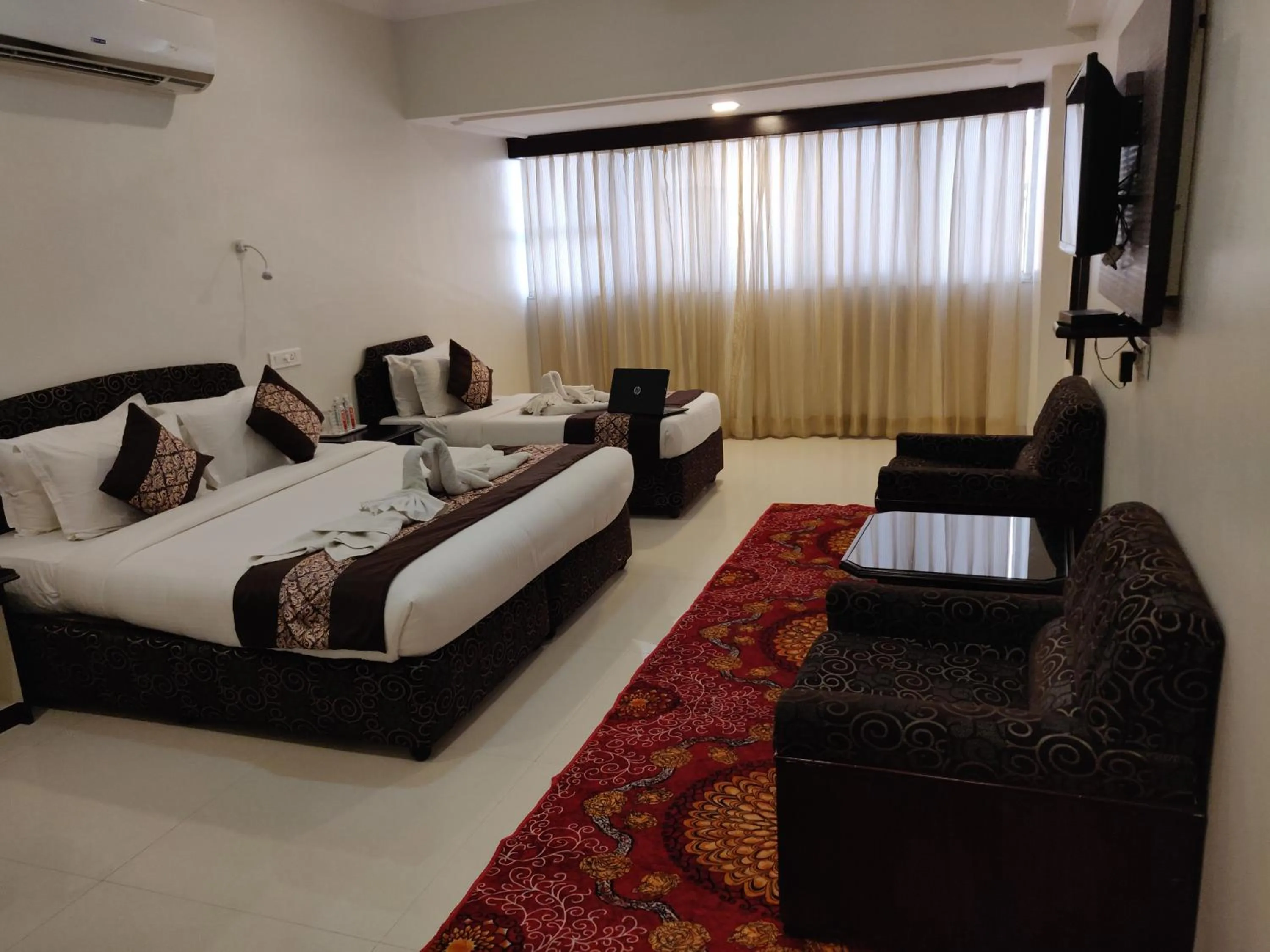 Photo of the whole room, Bed in Chandra Inn
