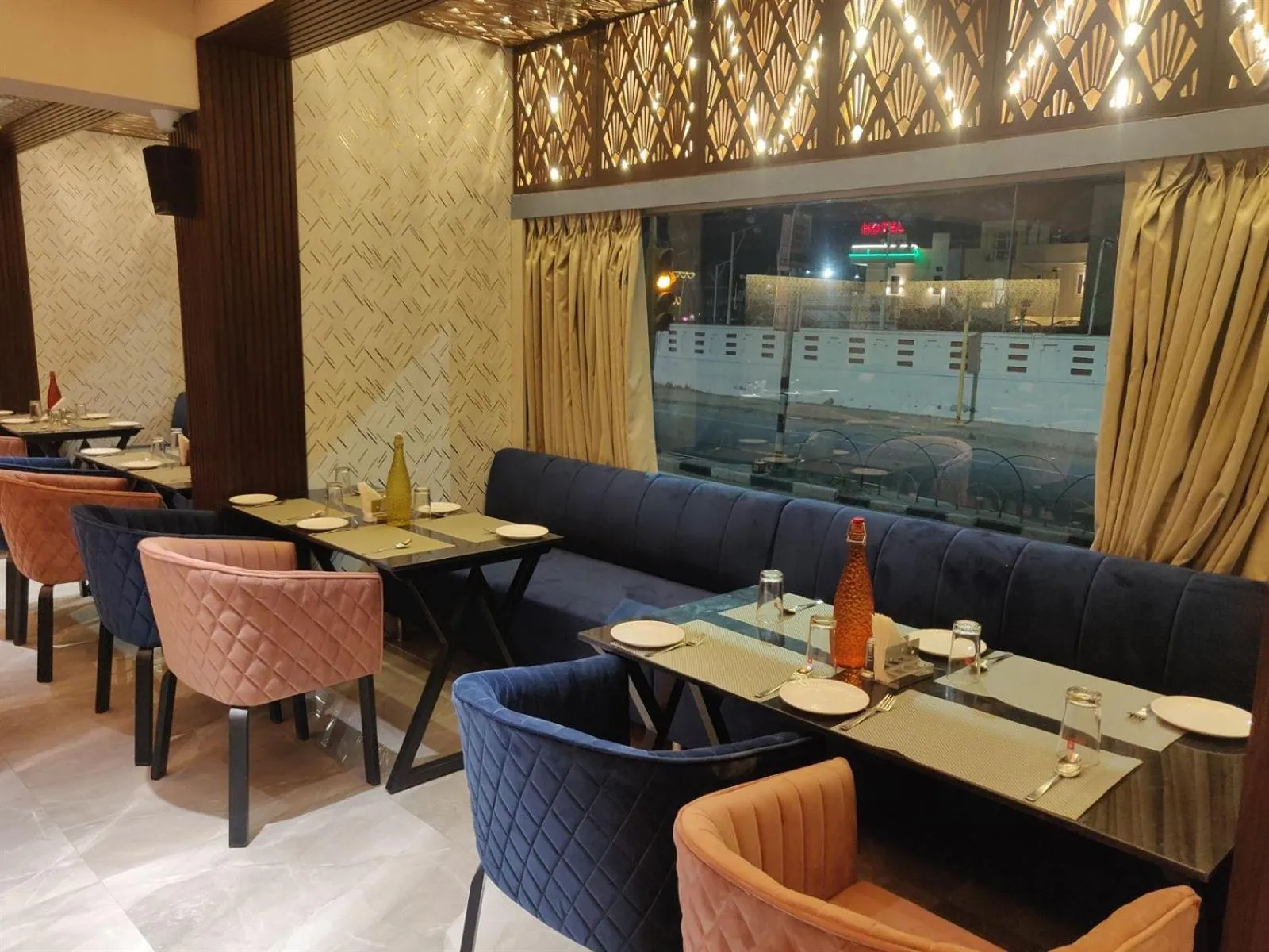 Restaurant/places to eat in Chandra Inn