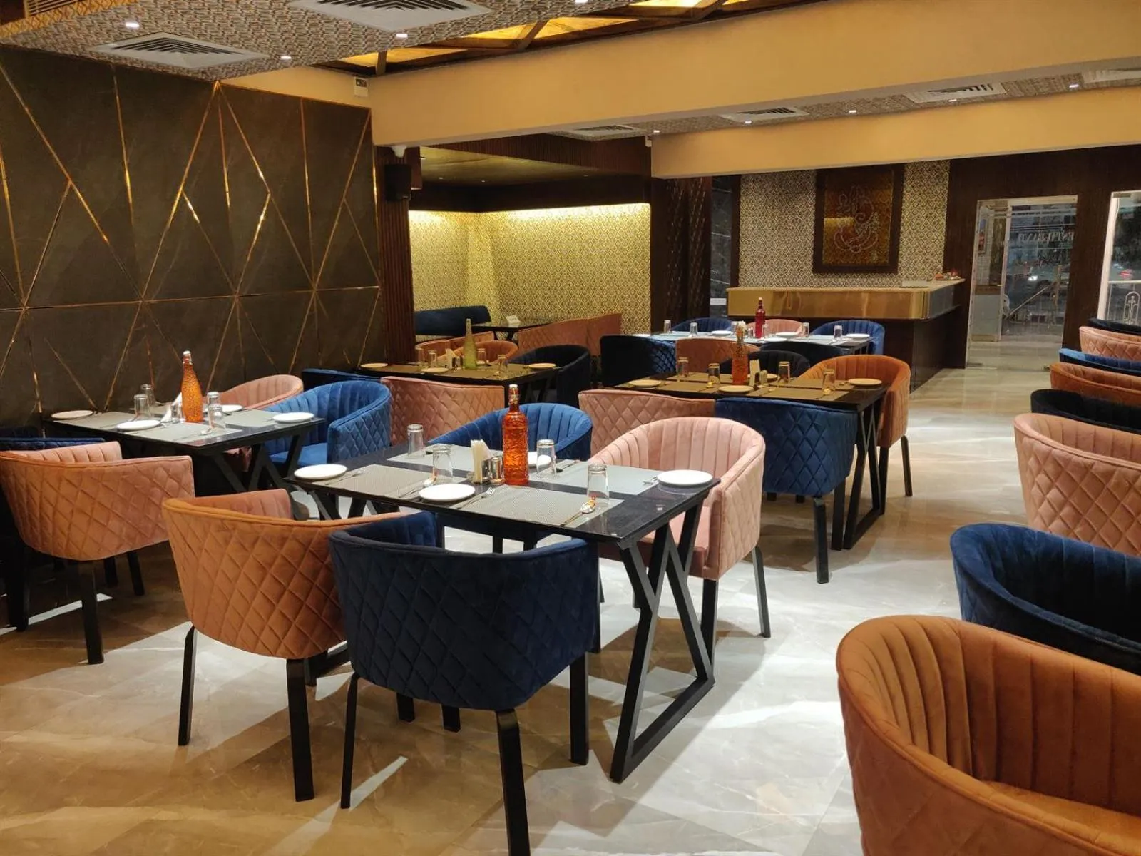 Restaurant/places to eat in Chandra Inn