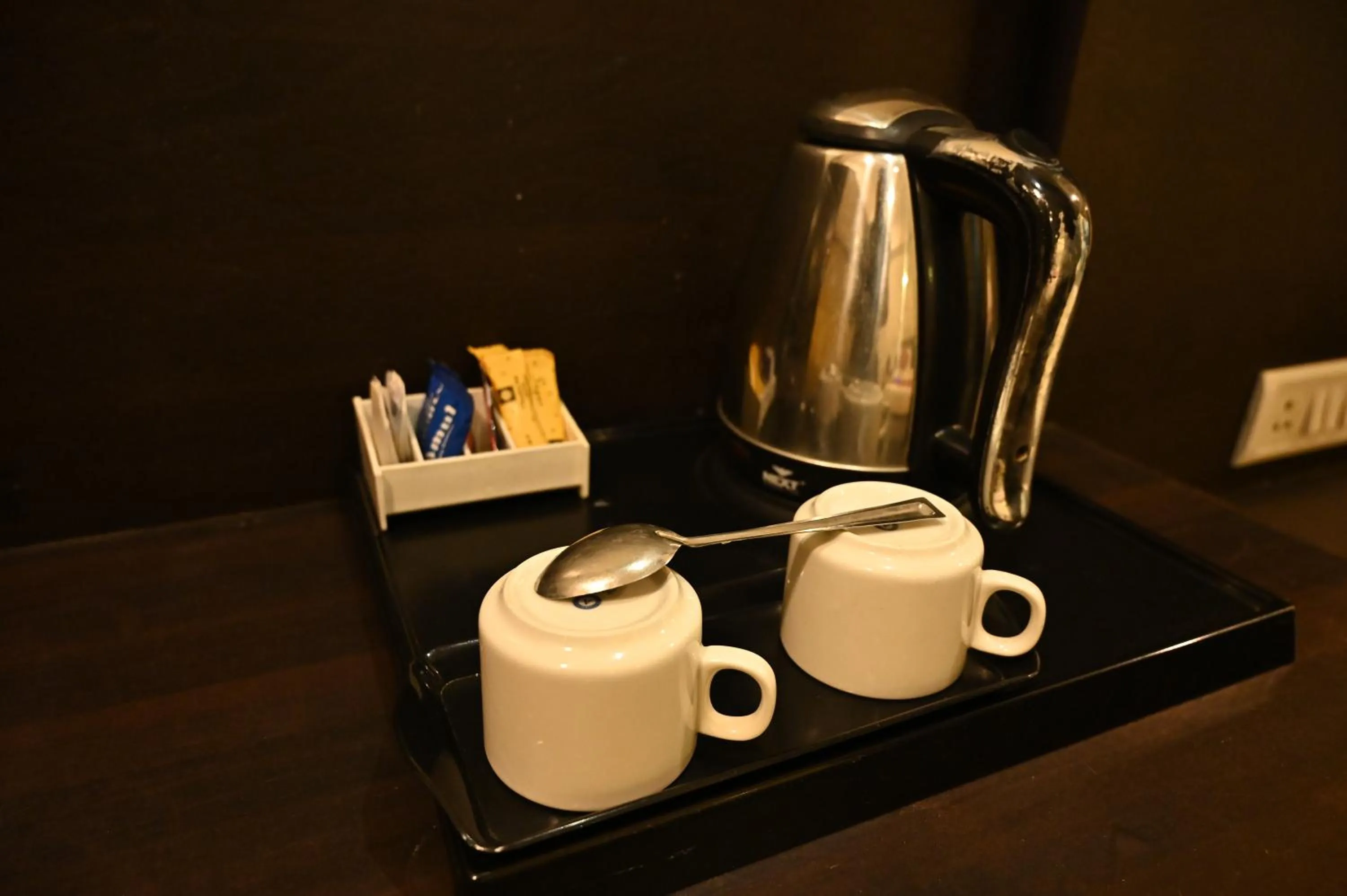 Coffee/tea facilities in Chandra Inn