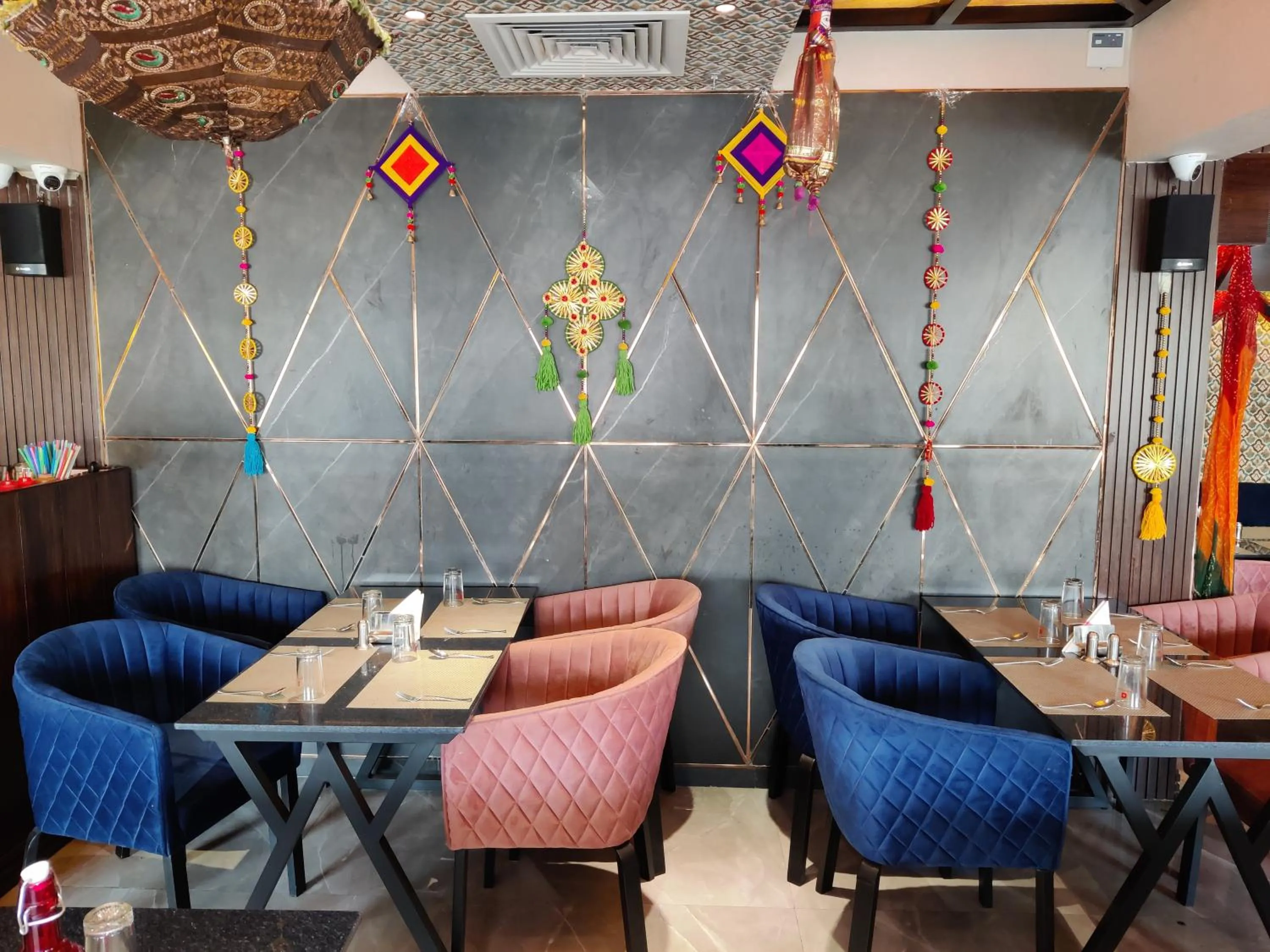 Restaurant/places to eat in Chandra Inn