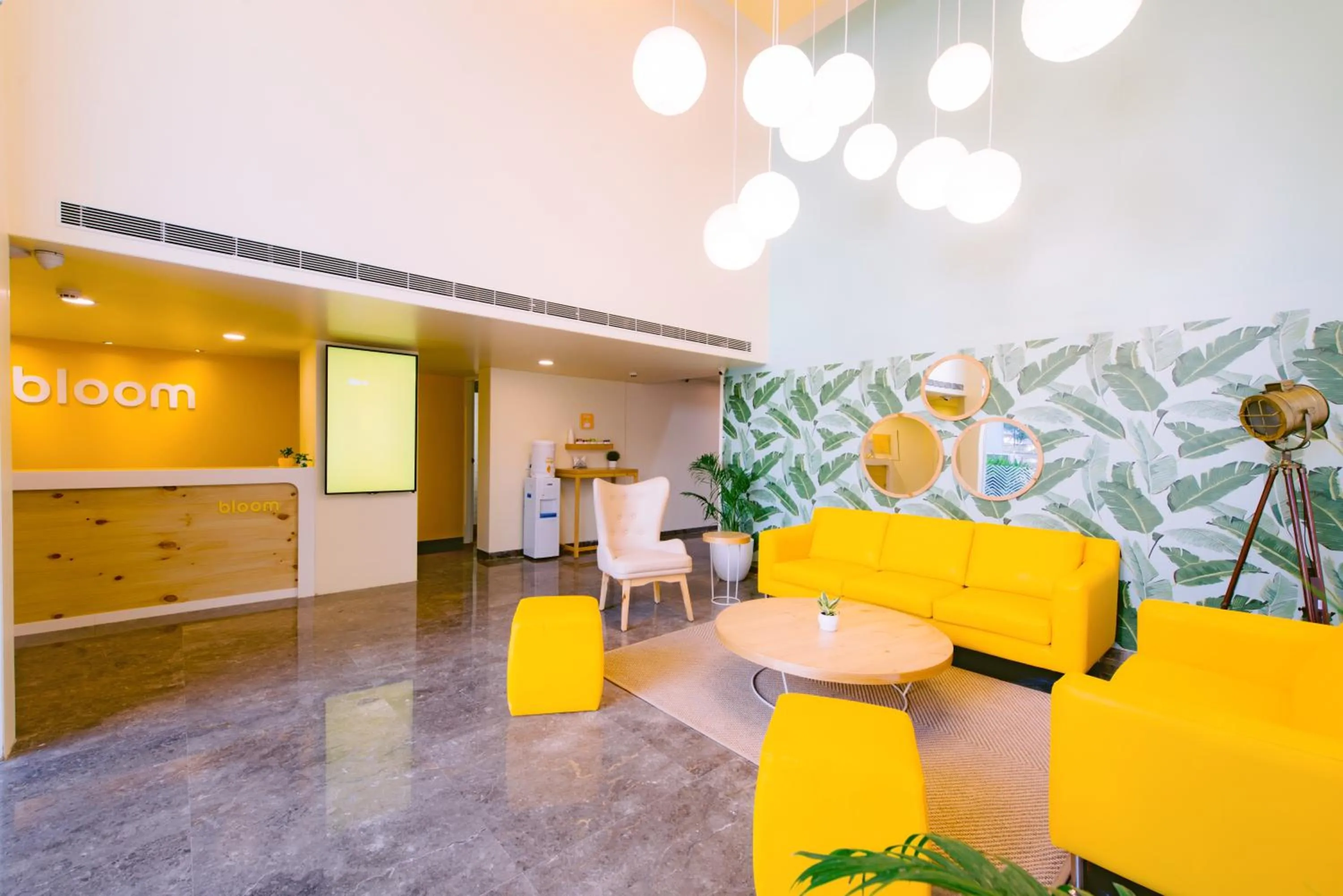 Lobby or reception in Bloom Hotel - Indiranagar