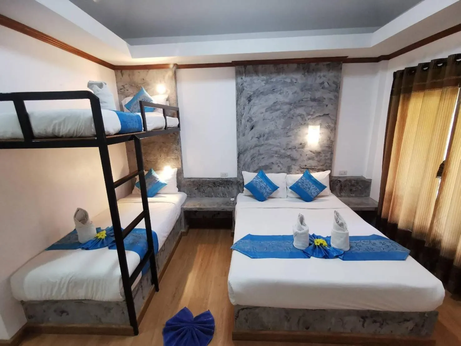 Bed in Lanta Sunny House