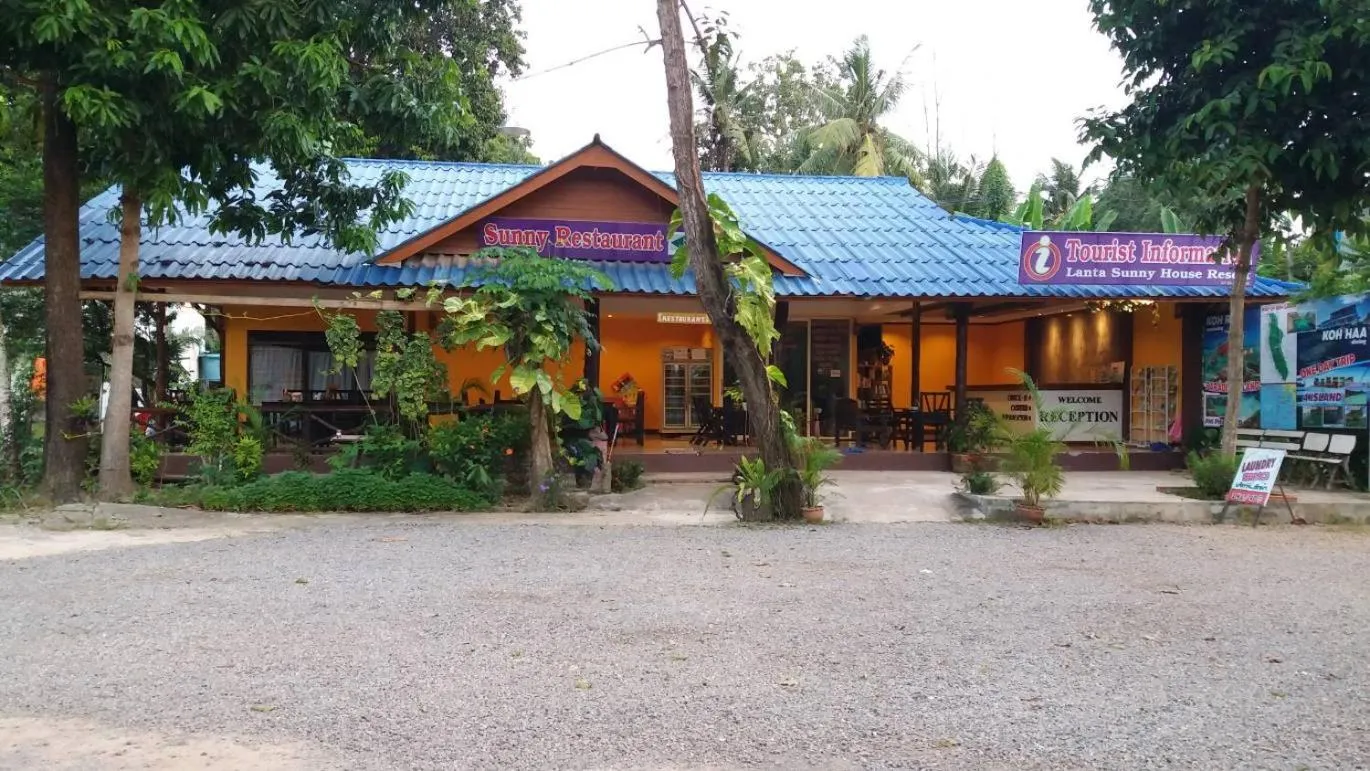 Lanta Sunny House