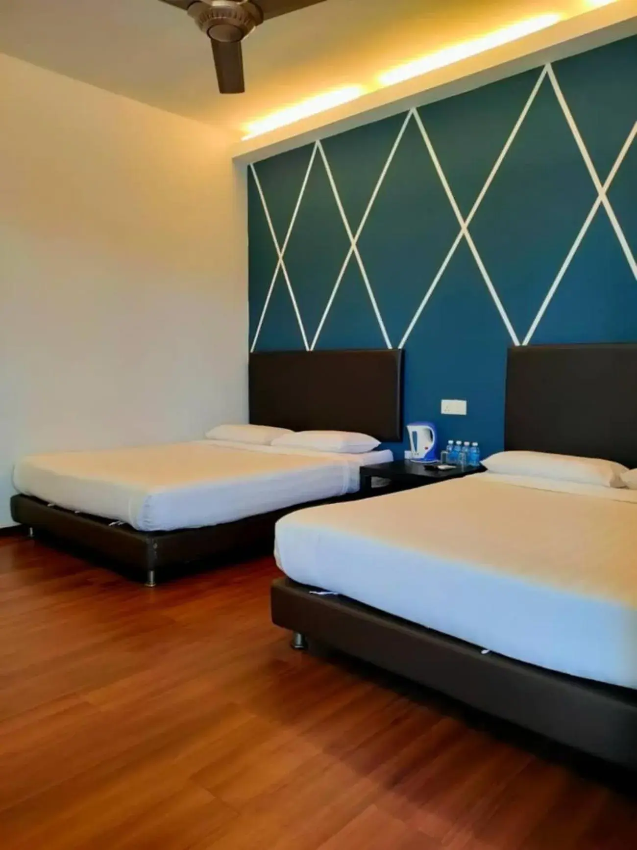 Quadruple Room with Private Bathroom in Sea Lion Pulau Ketam Bungalow Homestay Quadruple Room with Private Bathroom in Sea Lion Pulau Ketam Bungalow Homestay