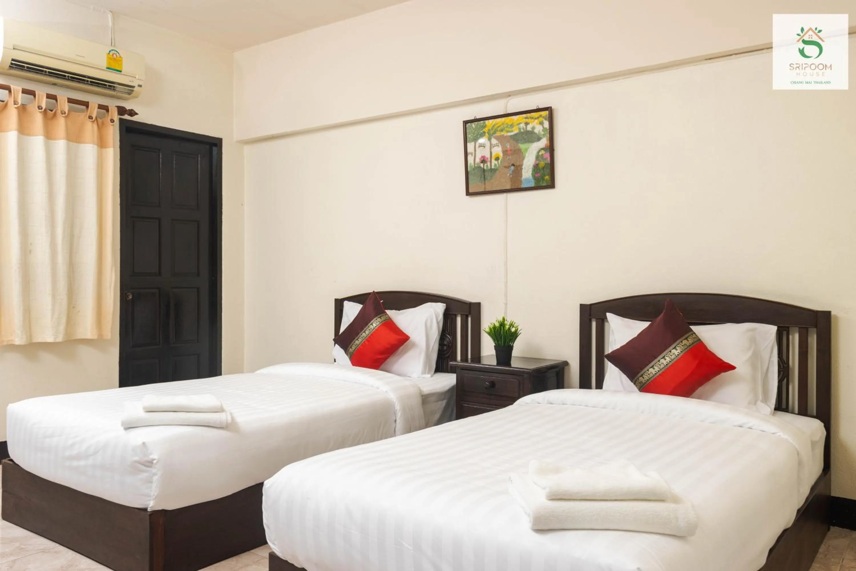 Bedroom, Bed in Sripoom House 1