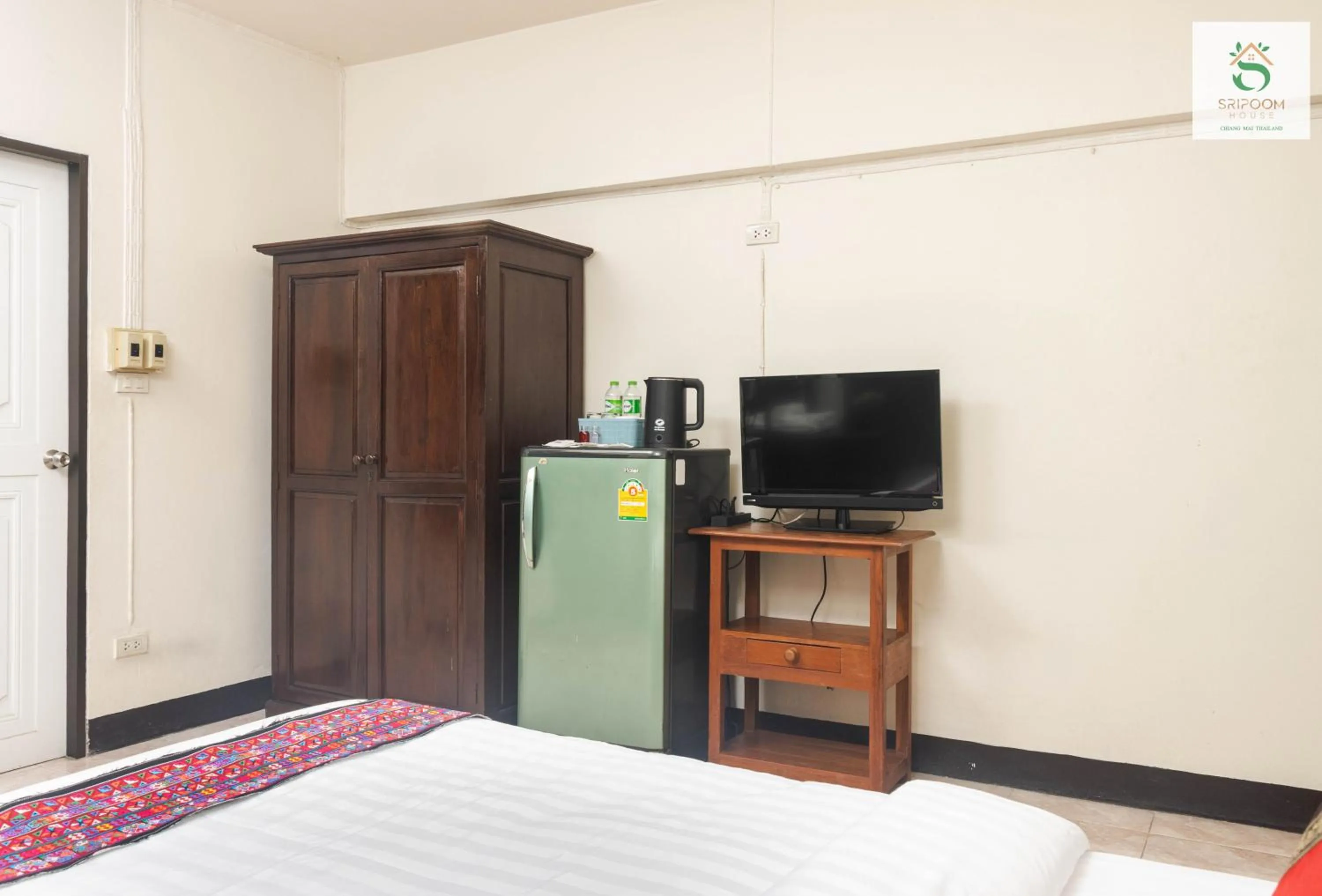 Bedroom, Bed in Sripoom House 1