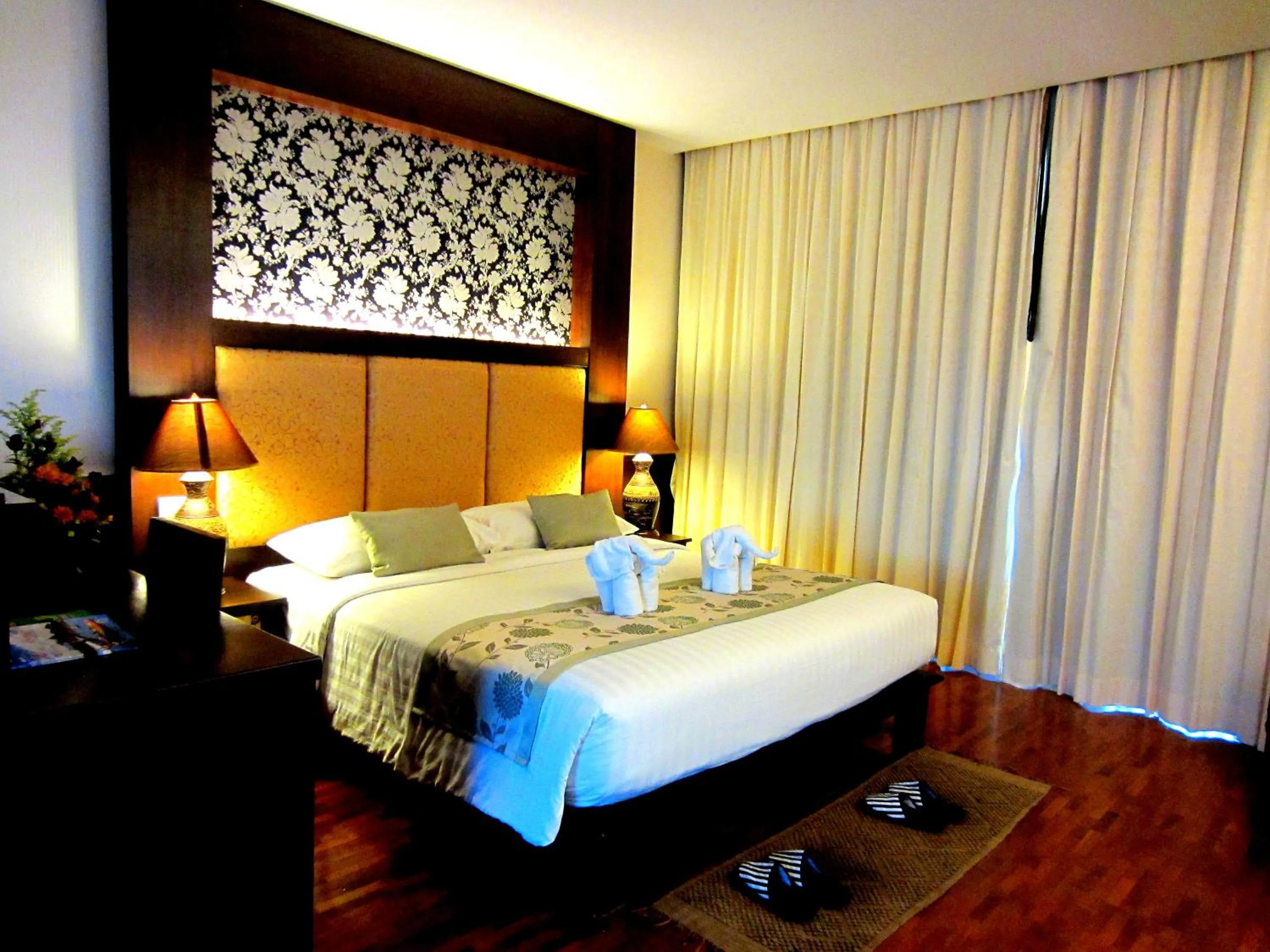 Photo of the whole room, Bed in Mountain Creek Wellness Resort Chiangmai