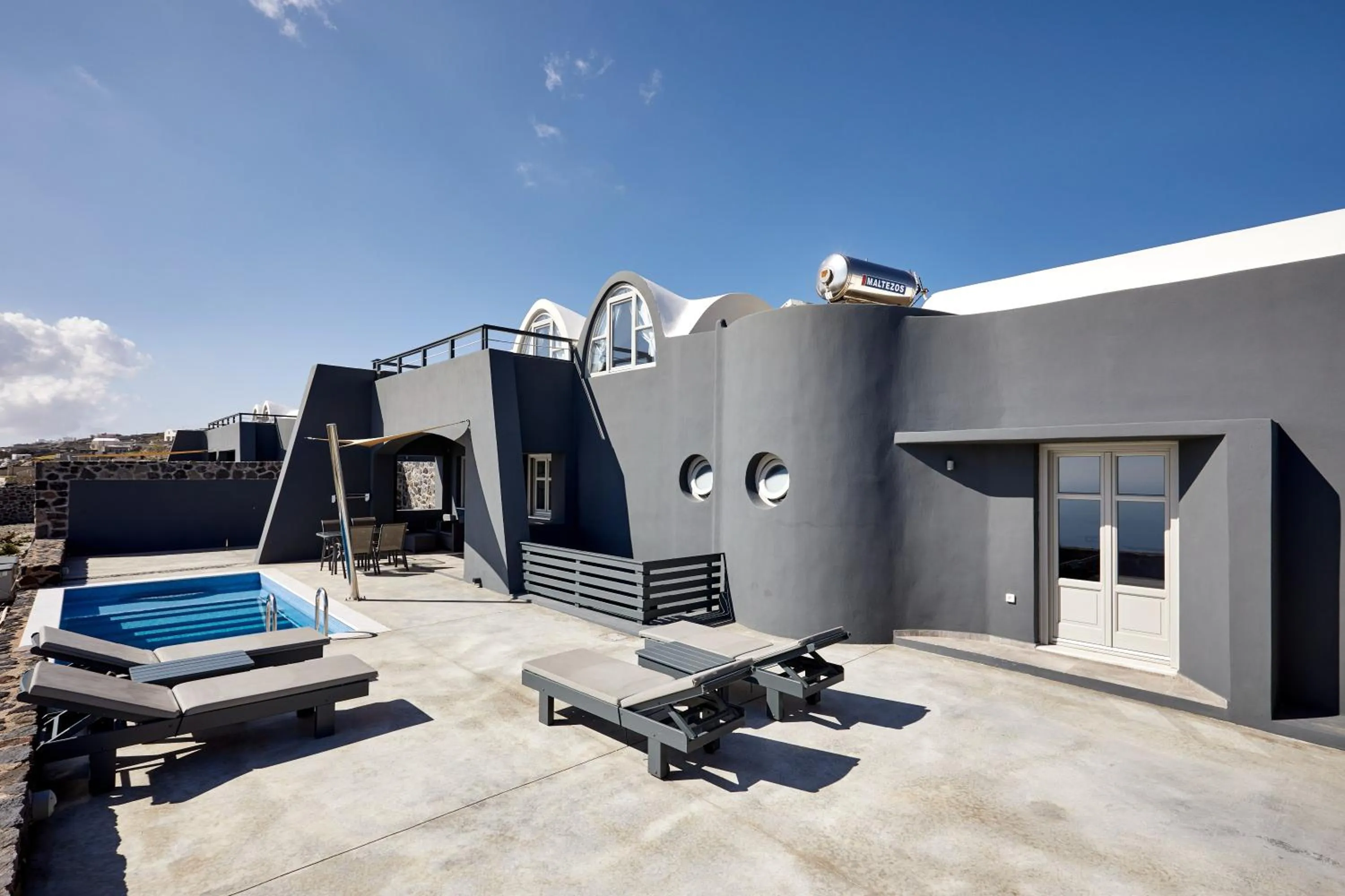 Theano Cave Suites & Villas