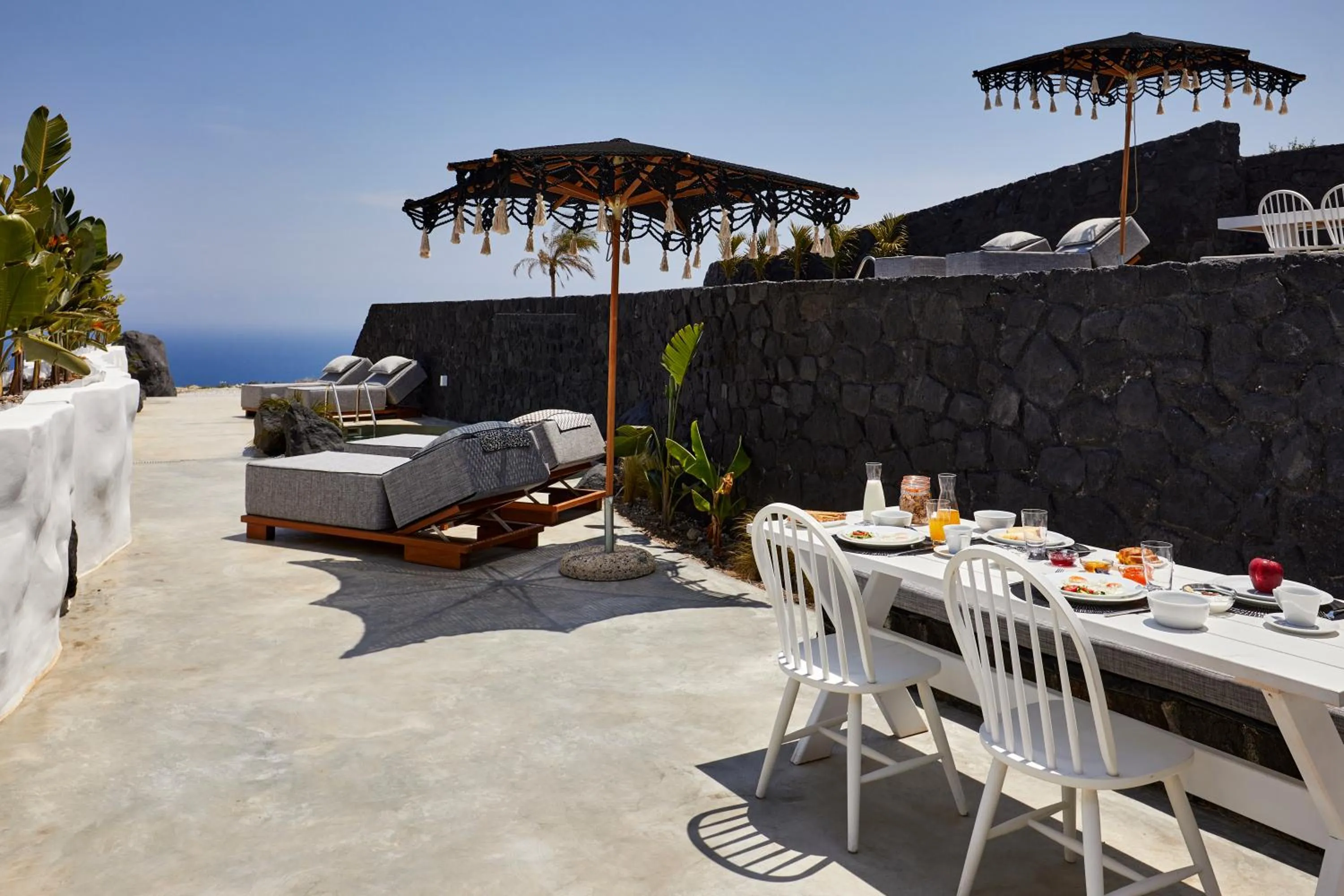Theano Cave Suites & Villas