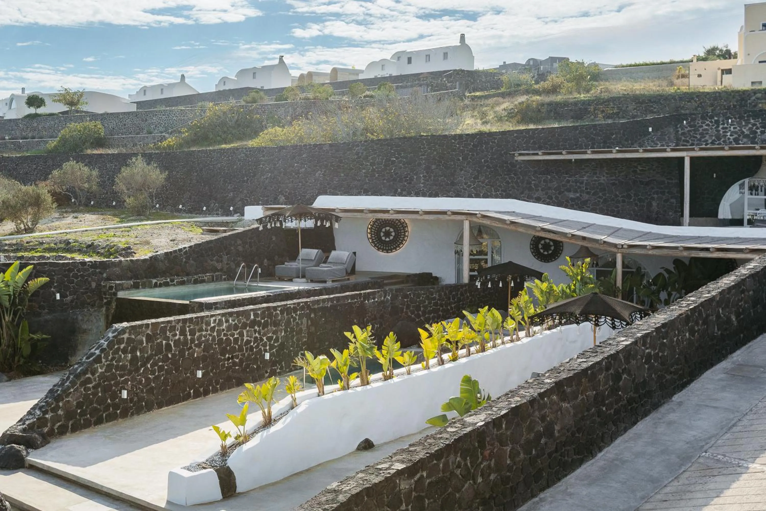 Theano Cave Suites & Villas