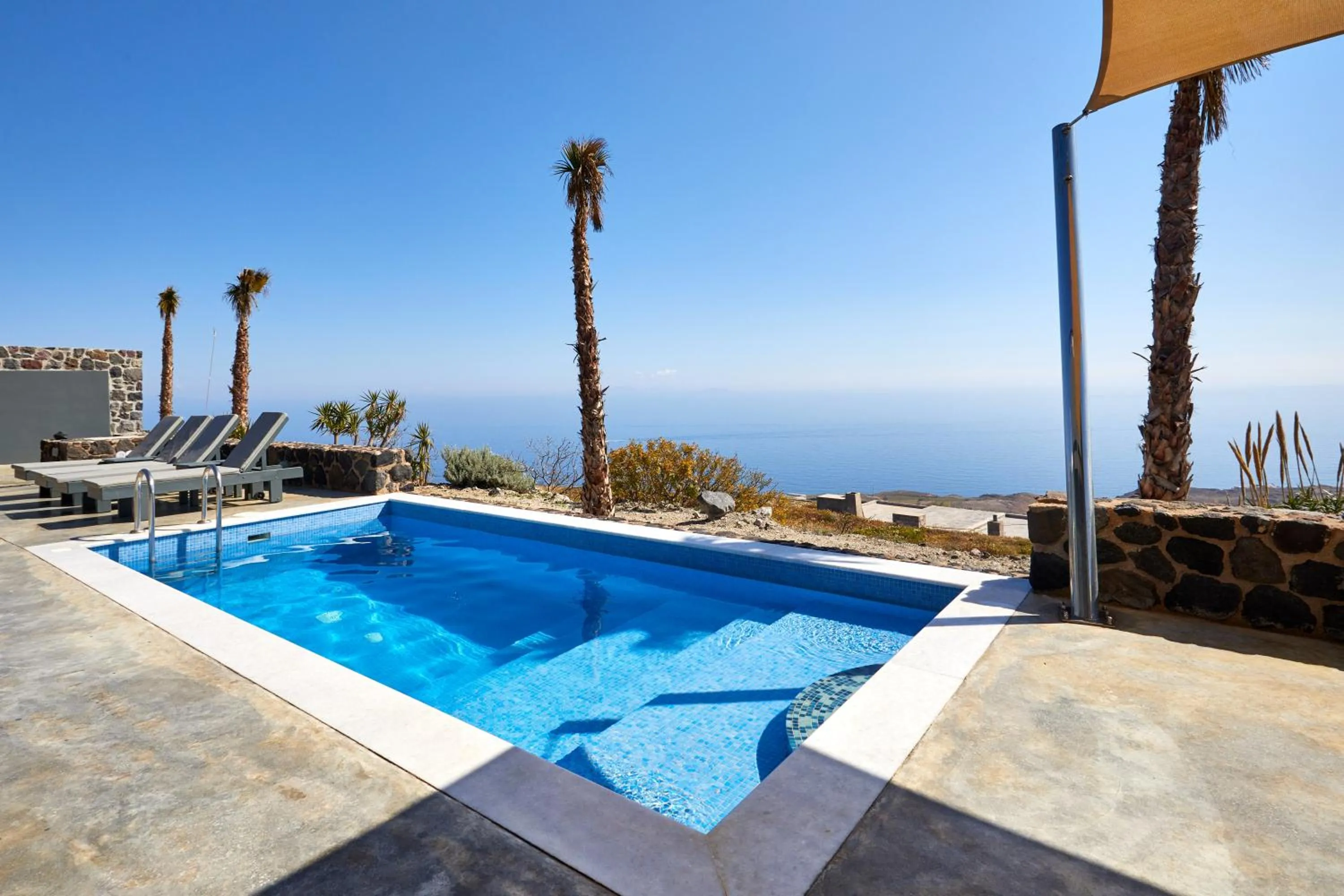 Theano Cave Suites & Villas