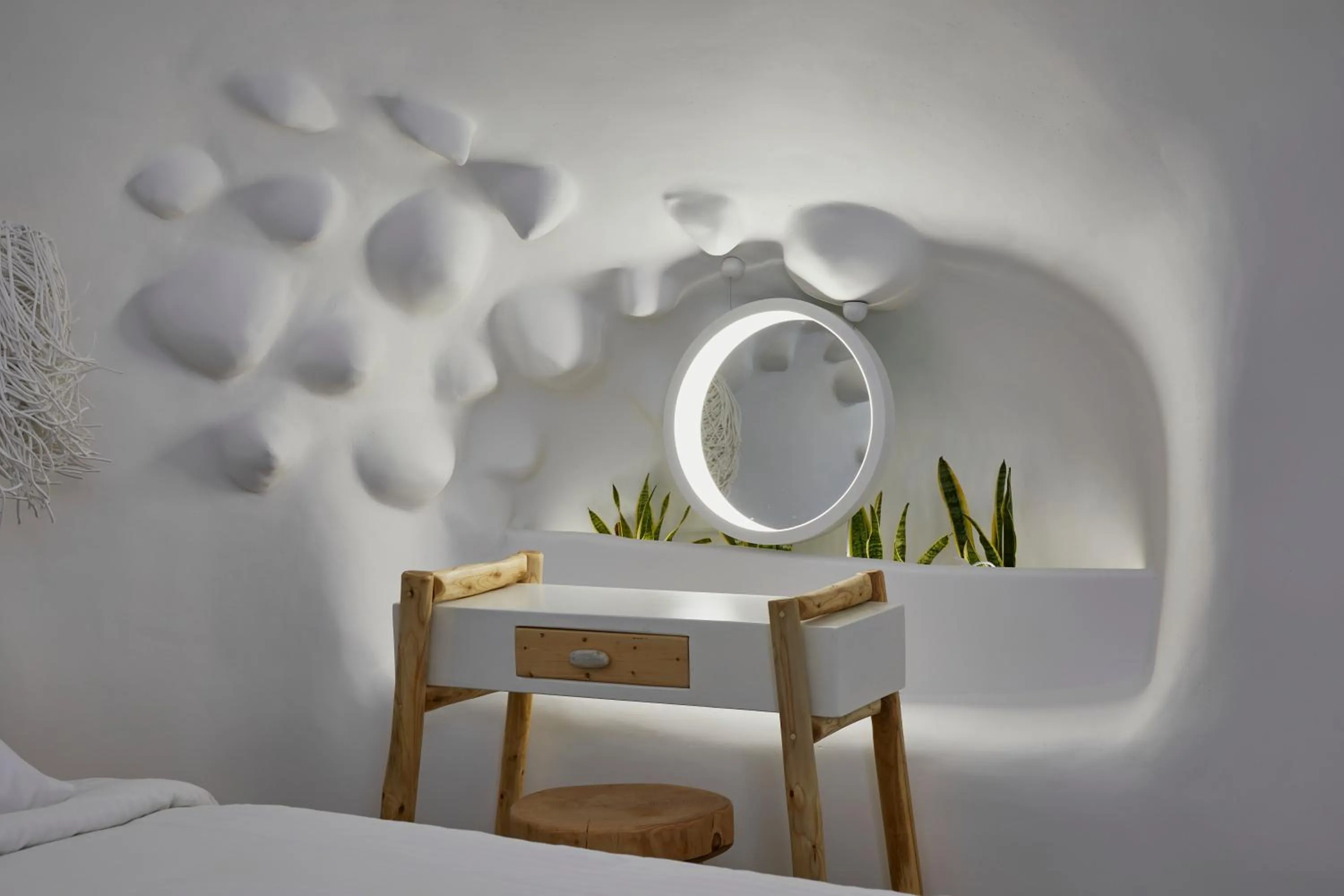 Theano Cave Suites & Villas