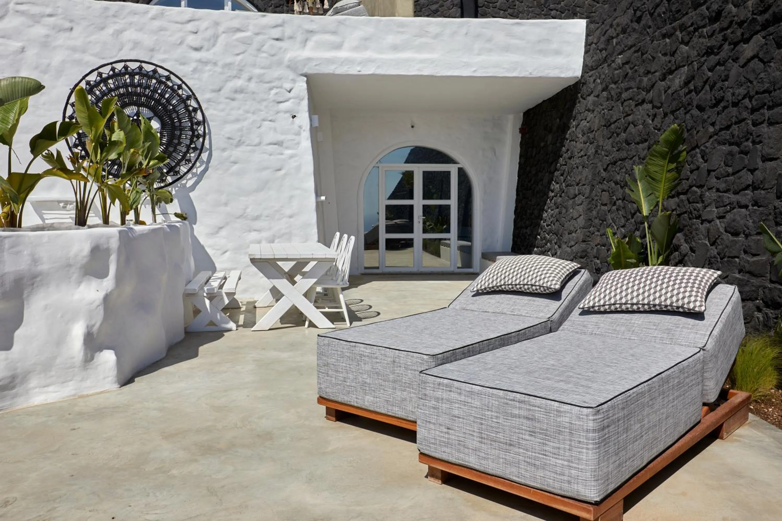 Theano Cave Suites & Villas