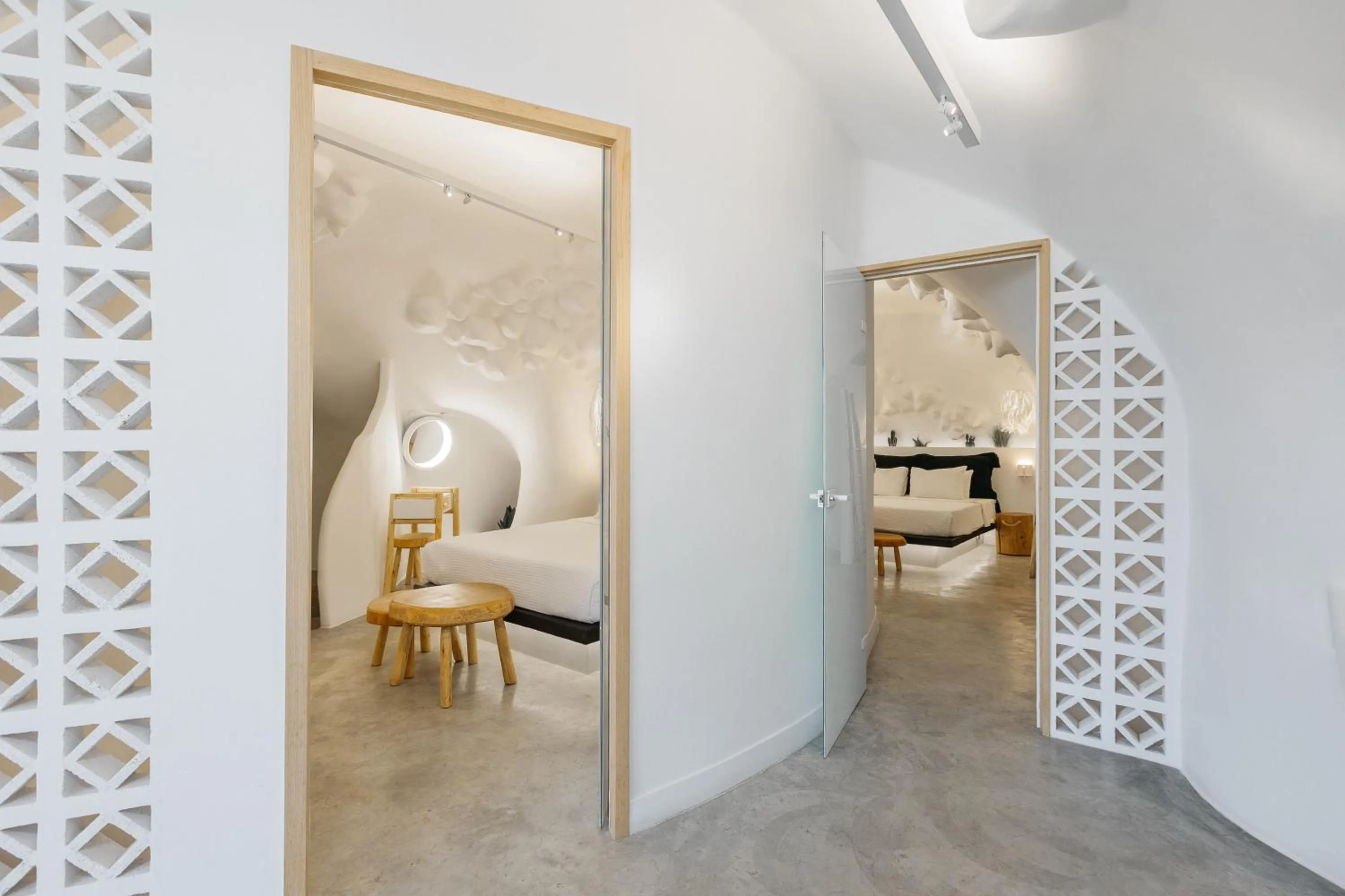 Theano Cave Suites & Villas