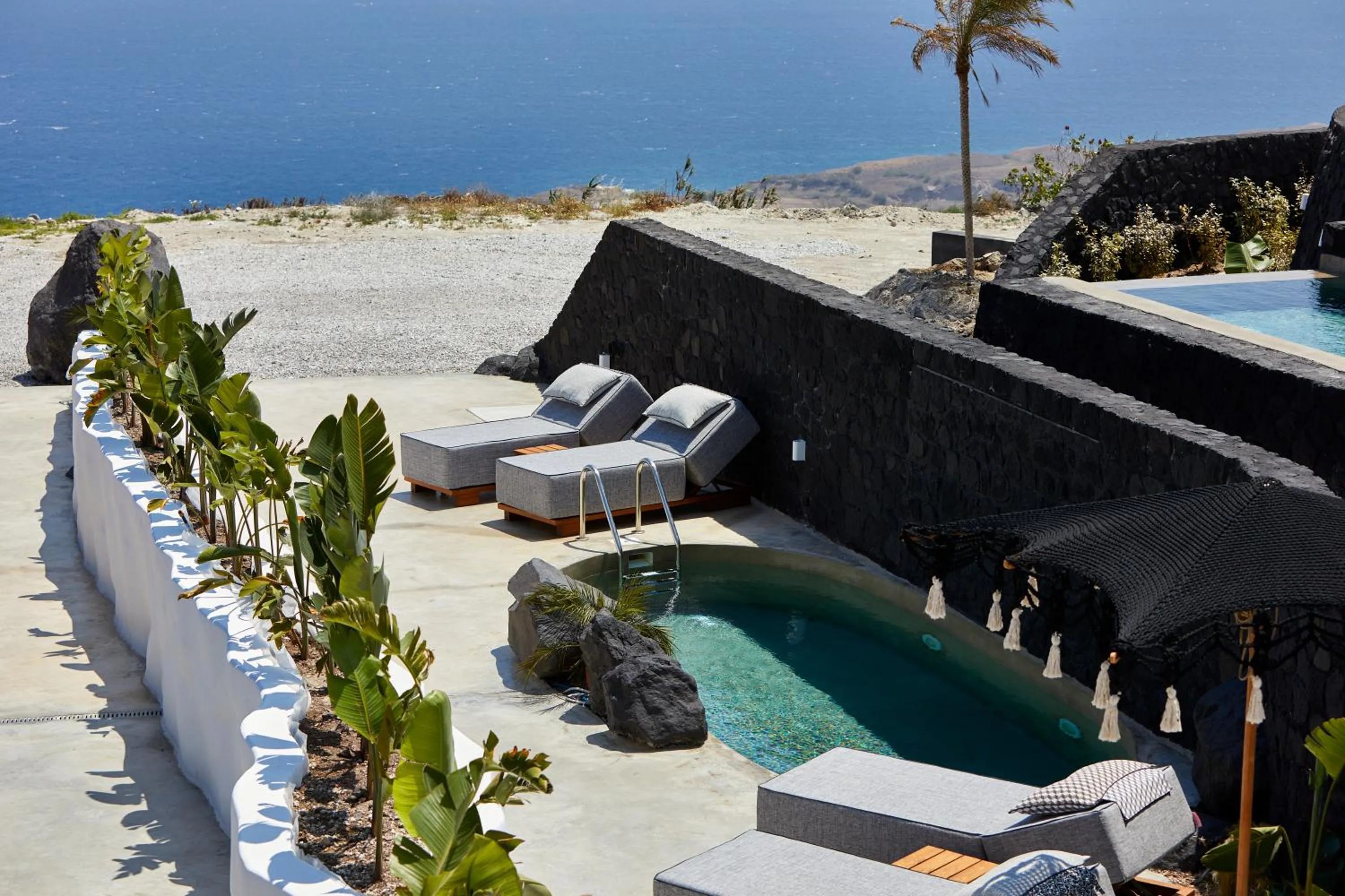 Theano Cave Suites & Villas
