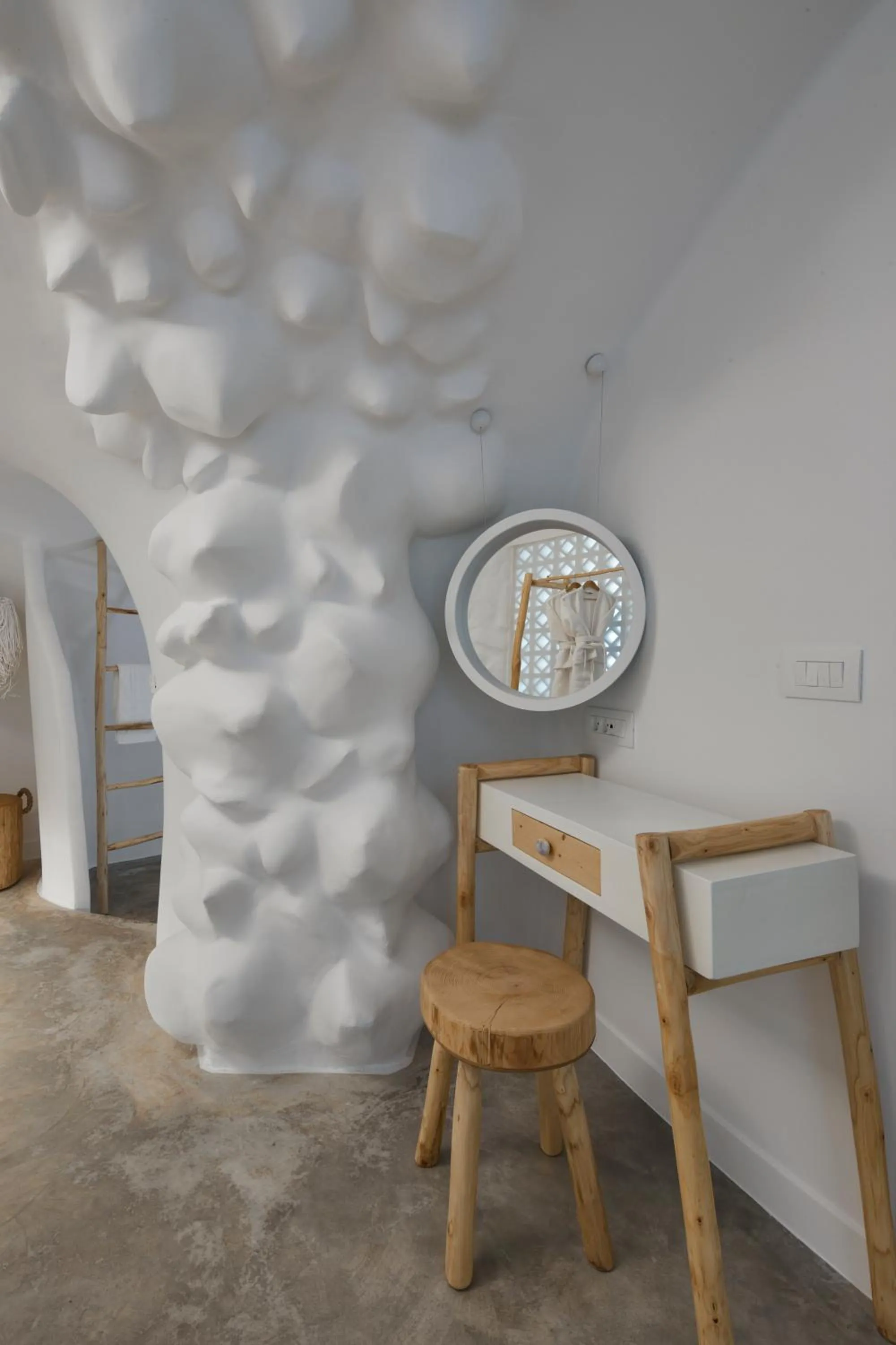 Theano Cave Suites & Villas