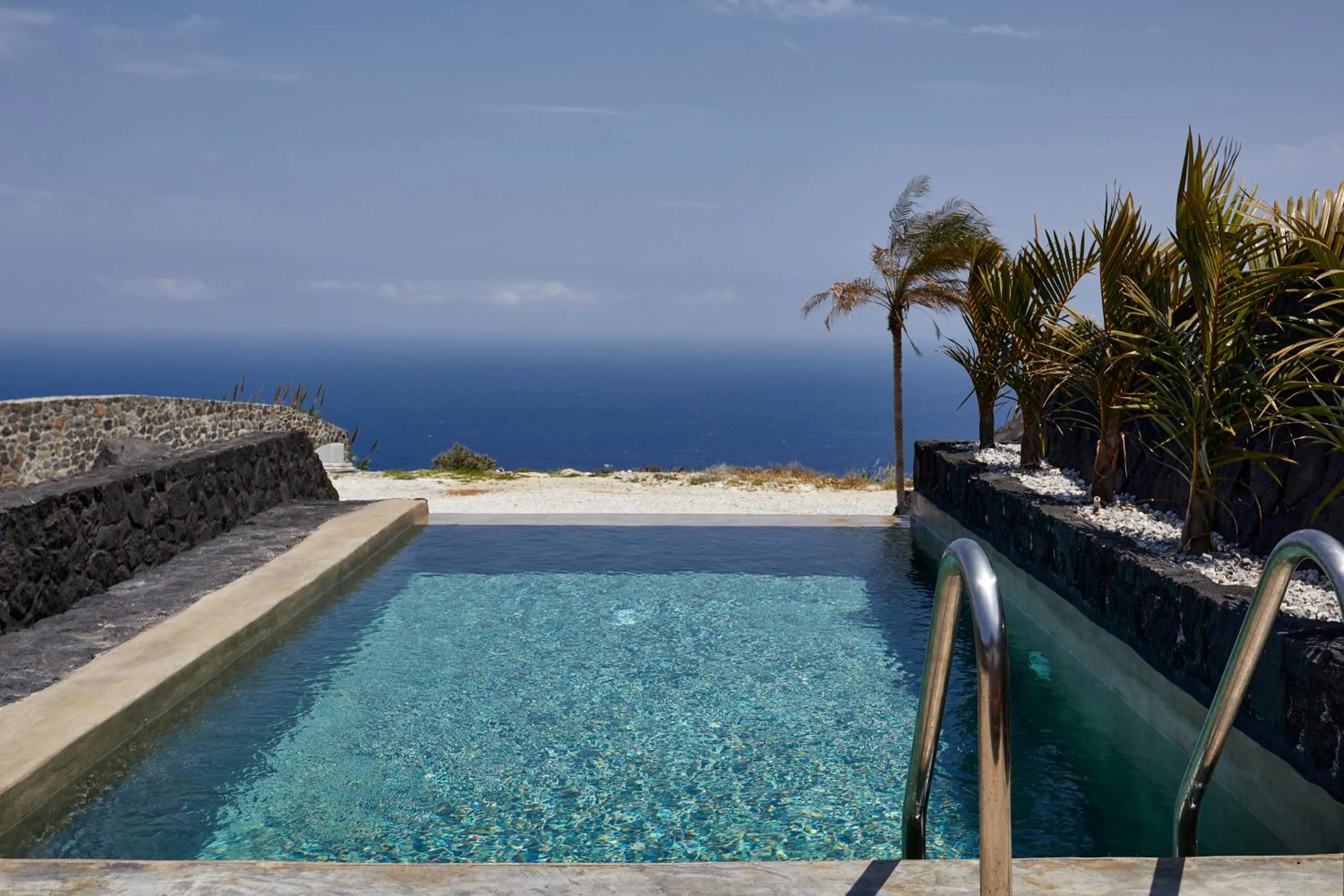 Theano Cave Suites & Villas