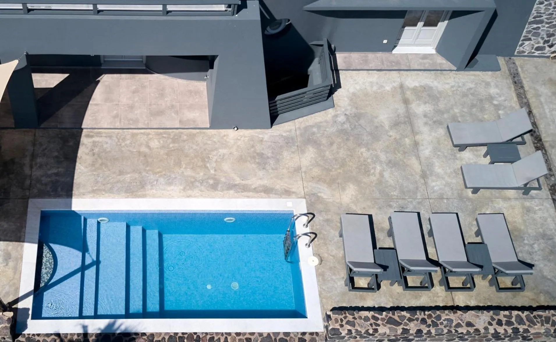 Theano Cave Suites & Villas