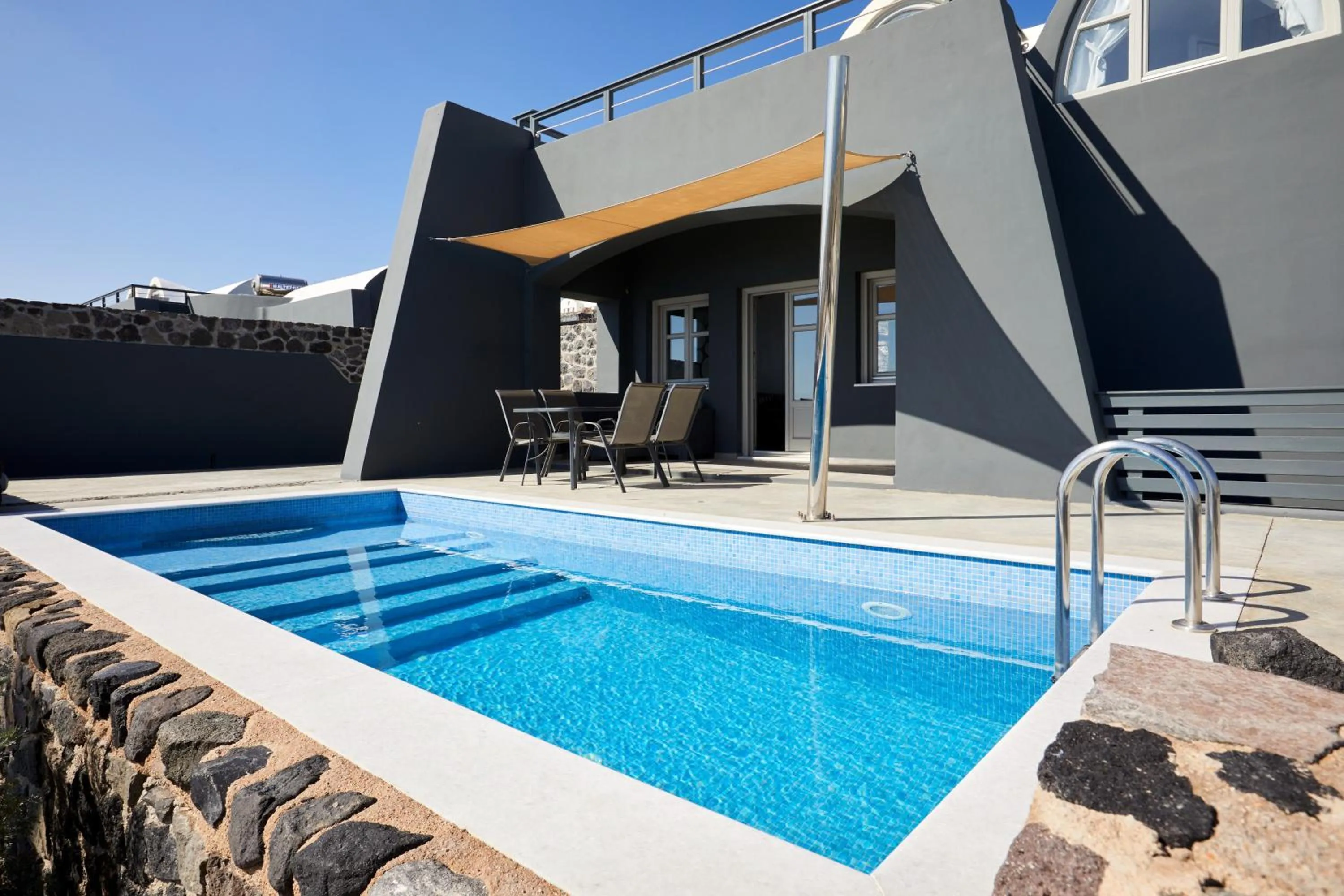 Theano Cave Suites & Villas