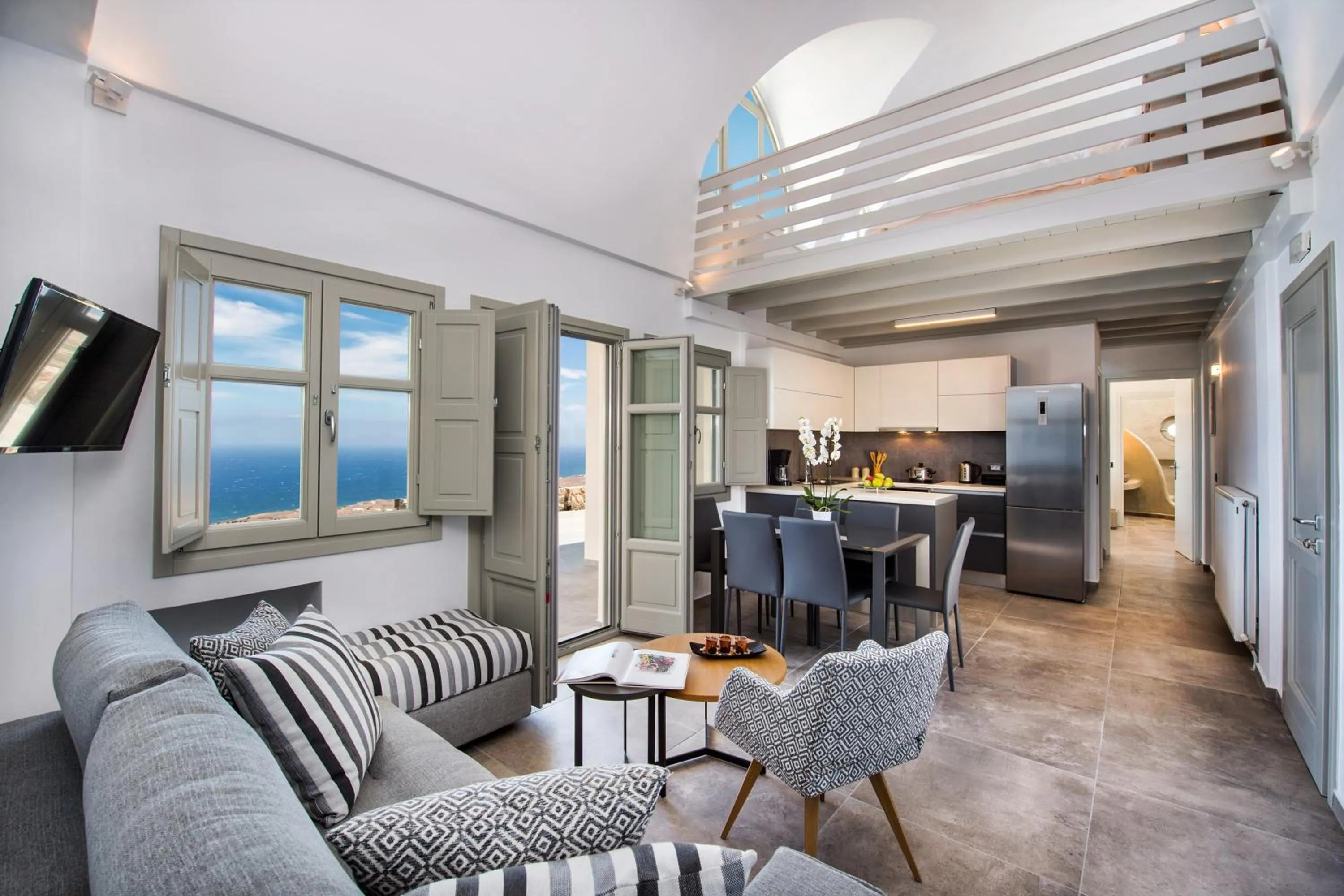 Kitchen or kitchenette in Theano Cave Suites & Villas