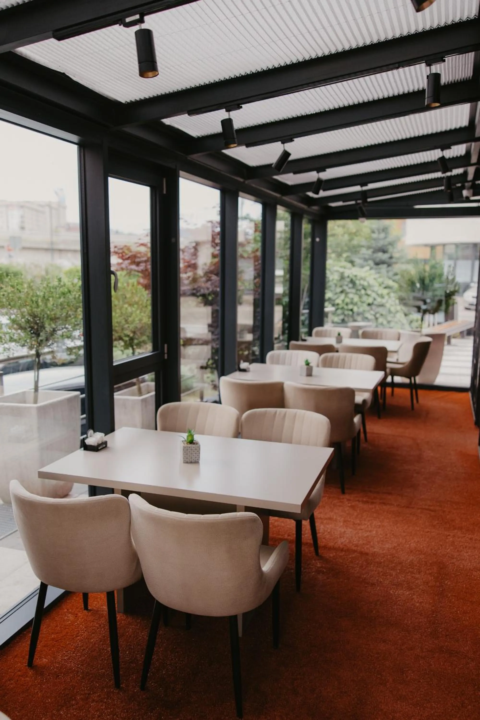 Seating area in Hotel Koncept Residence