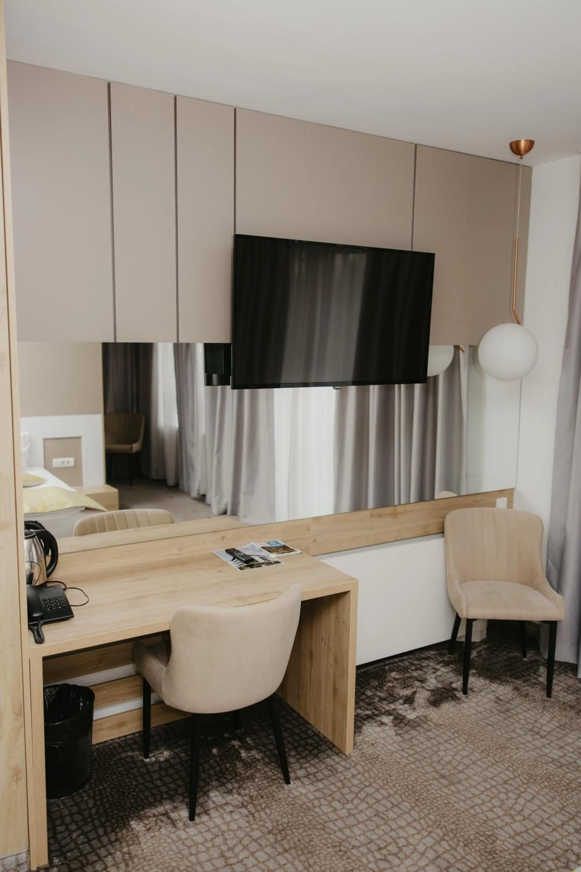 TV and multimedia in Hotel Koncept Residence