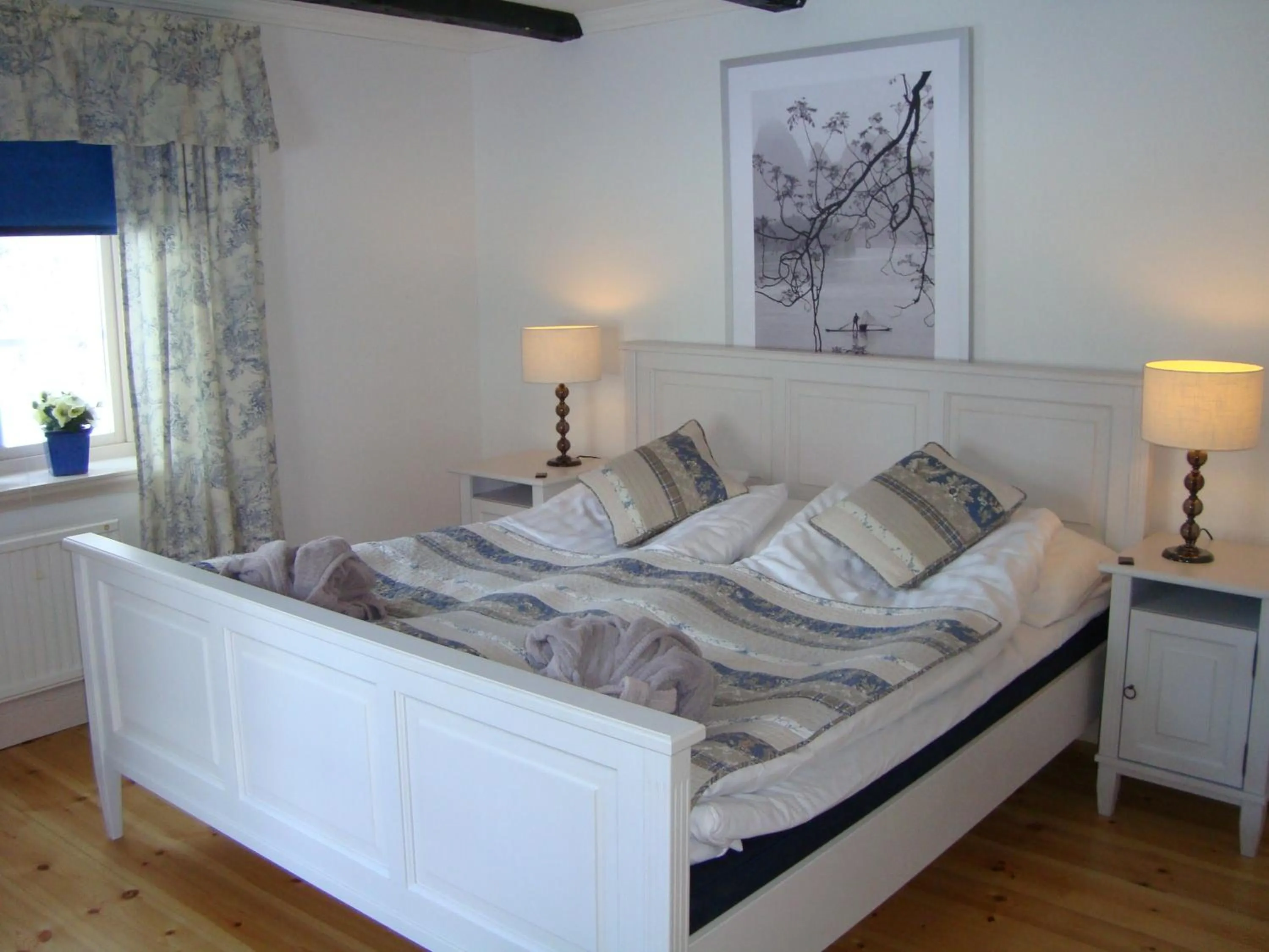 Bed in Hotell Plevnagården