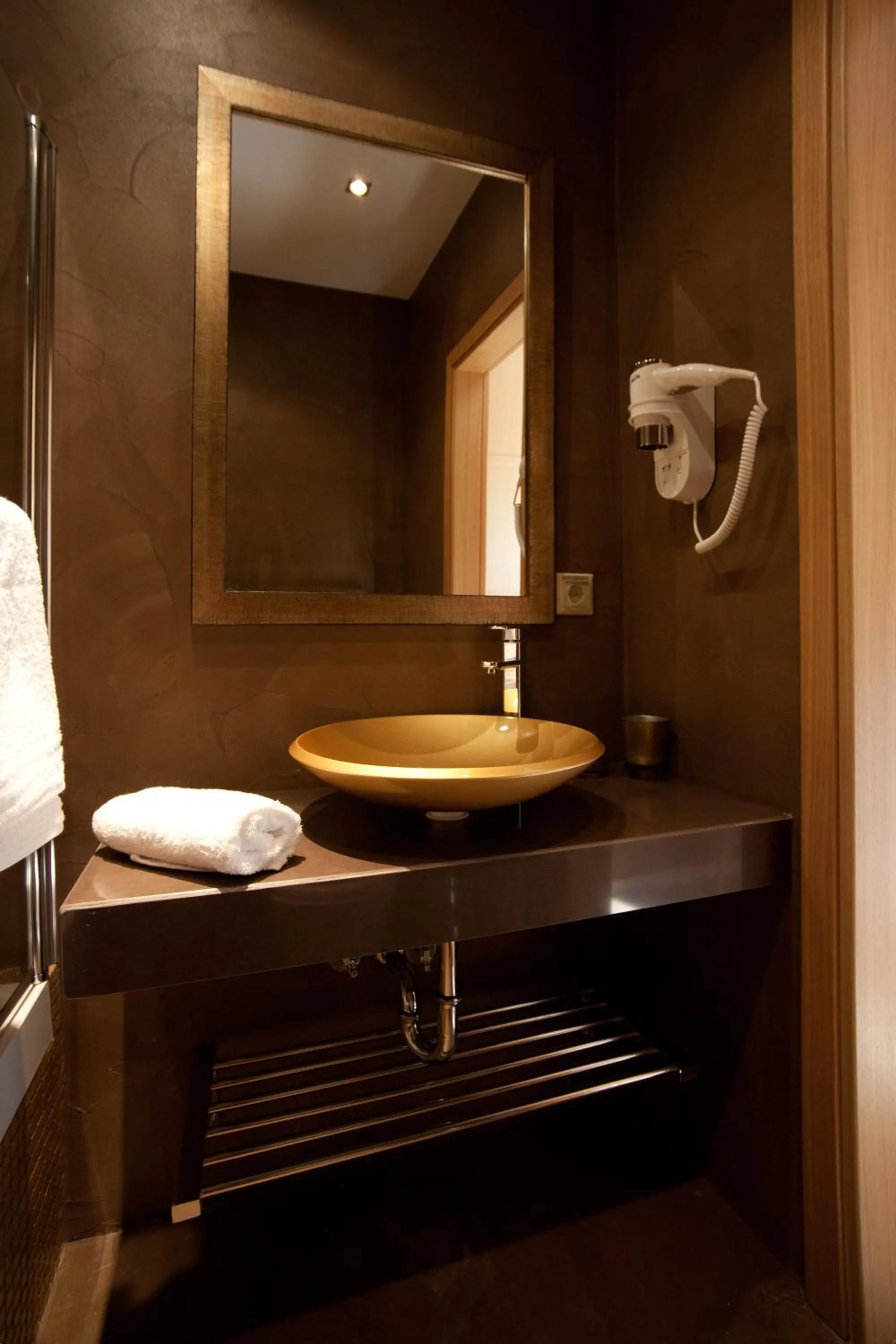 Shower in Forest Suites Boutique Hotel