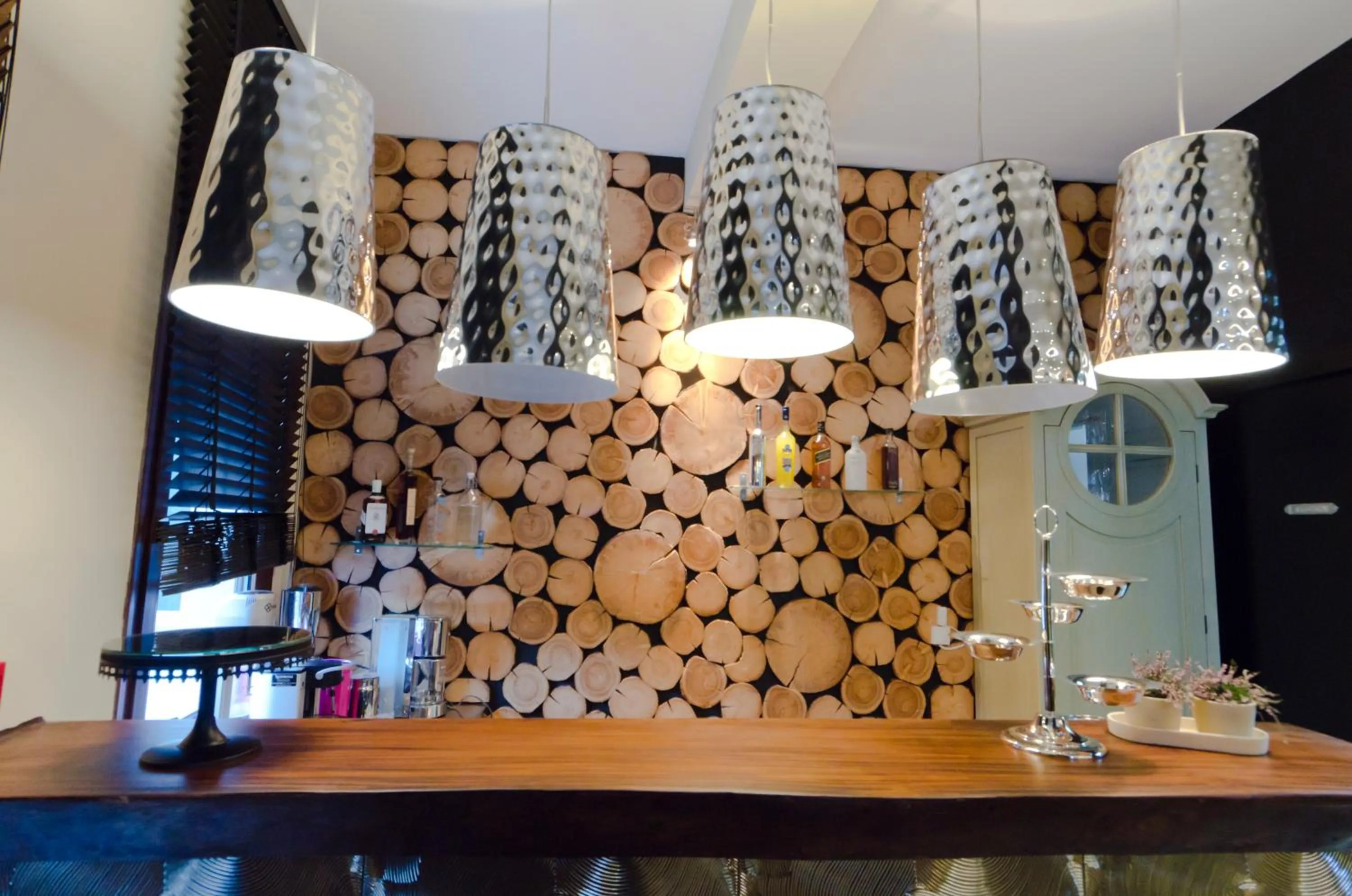 Lounge or bar in Forest Suites Boutique Hotel