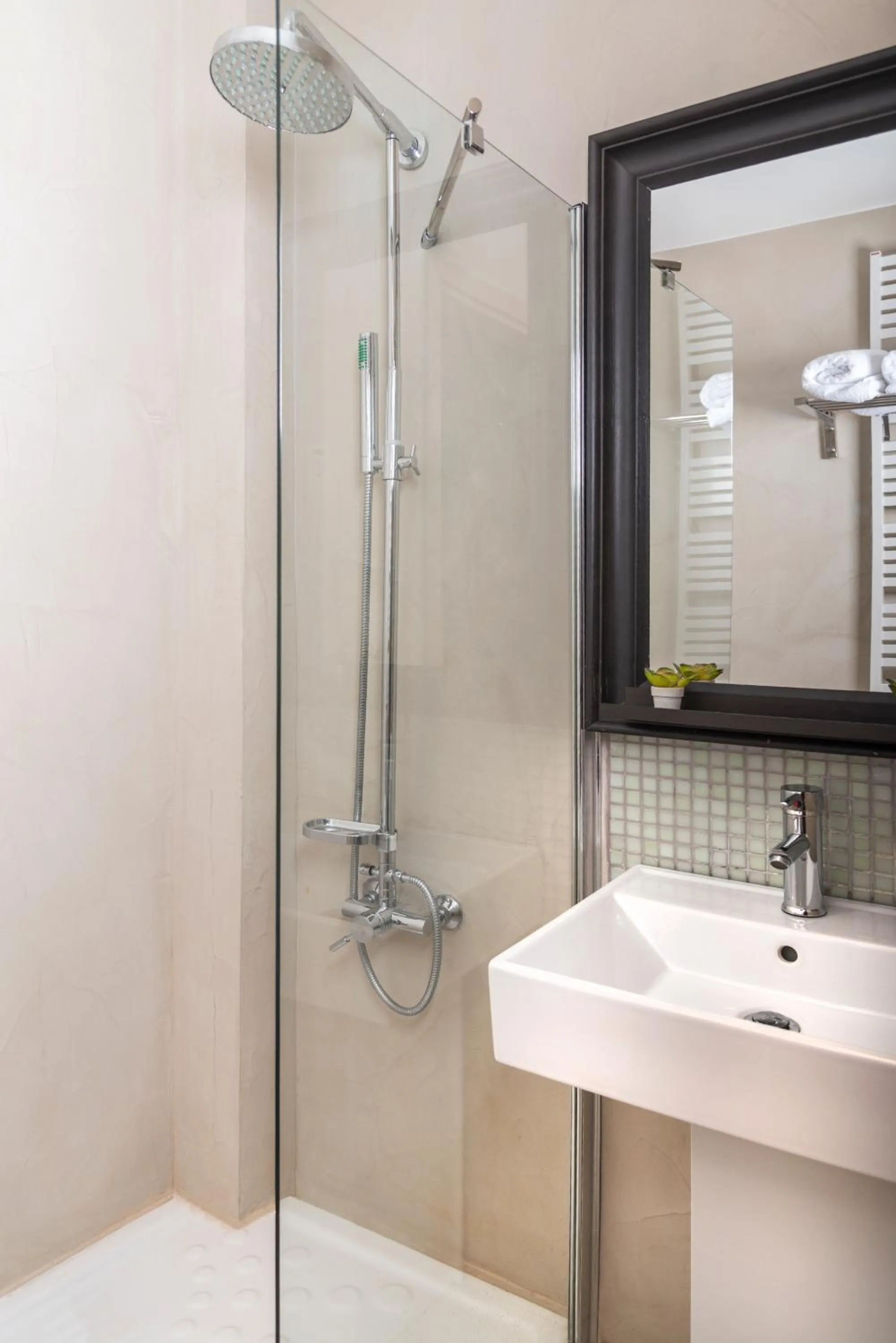 Shower in Forest Suites Boutique Hotel