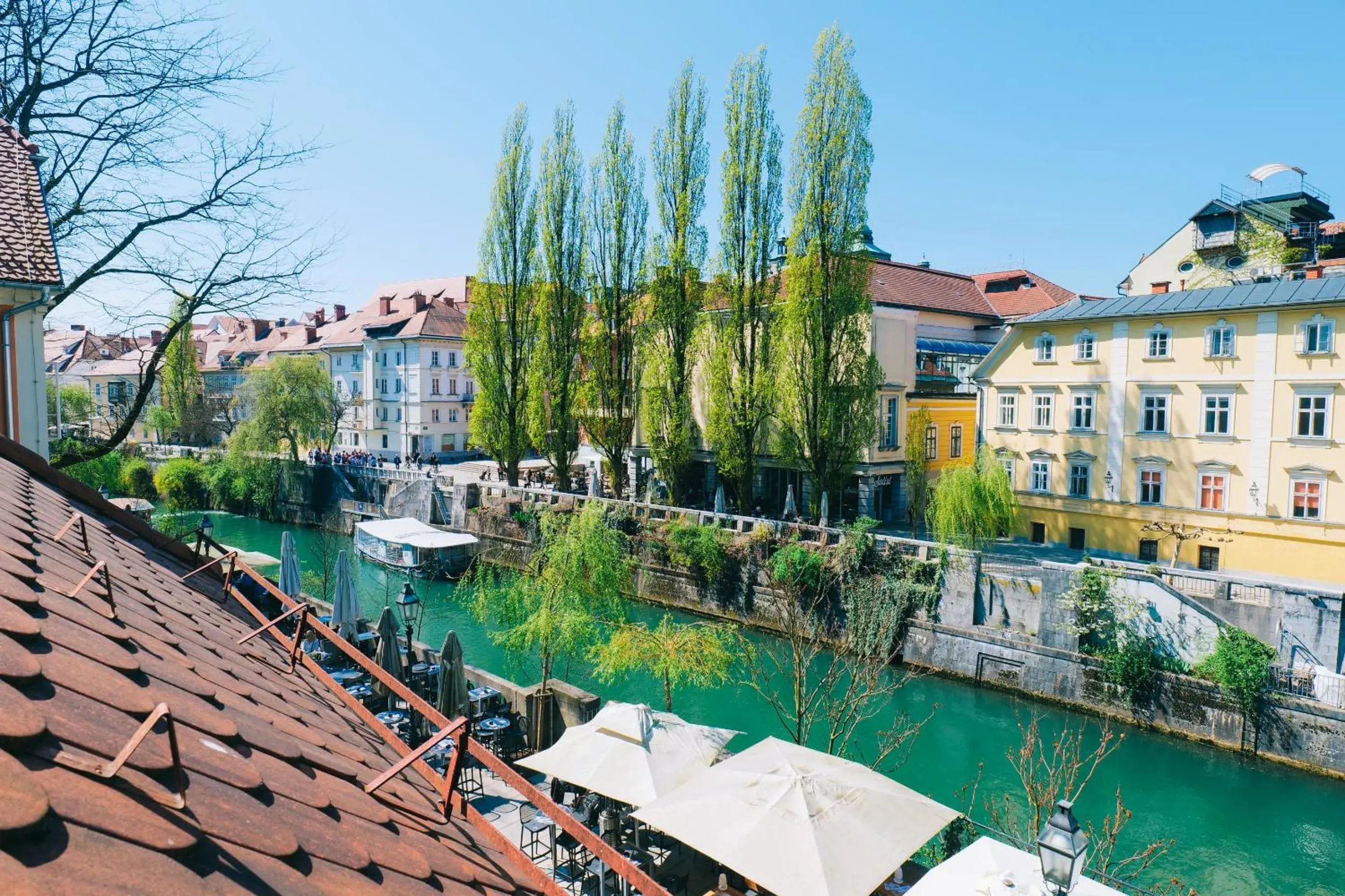 Two-Bedroom Apartment with River View in Central Riverside Apartments Meščanka Two-Bedroom Apartment with River View in Central Riverside Apartments Meščanka