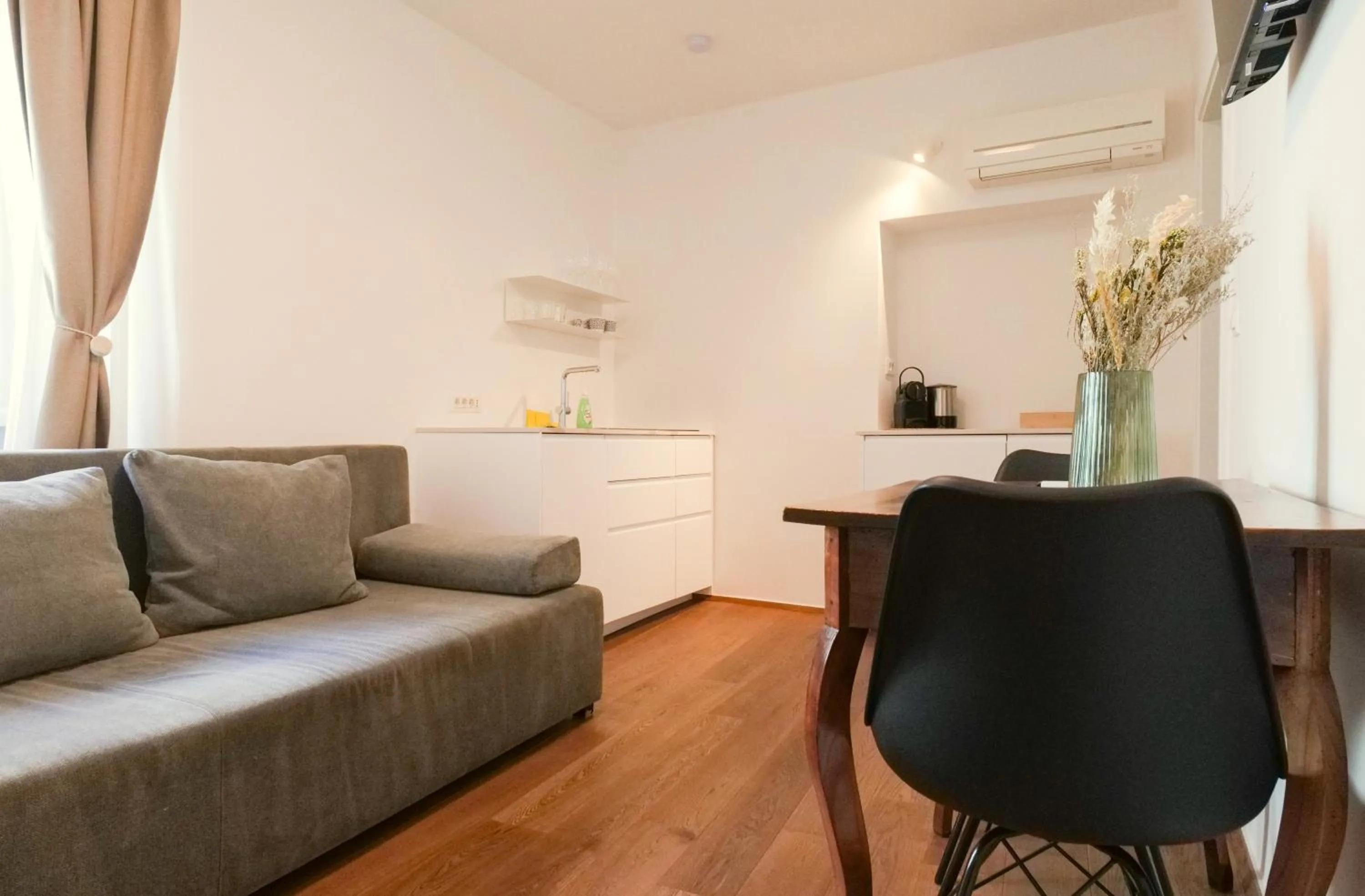 One-Bedroom Apartment in Central Riverside Apartments Meščanka