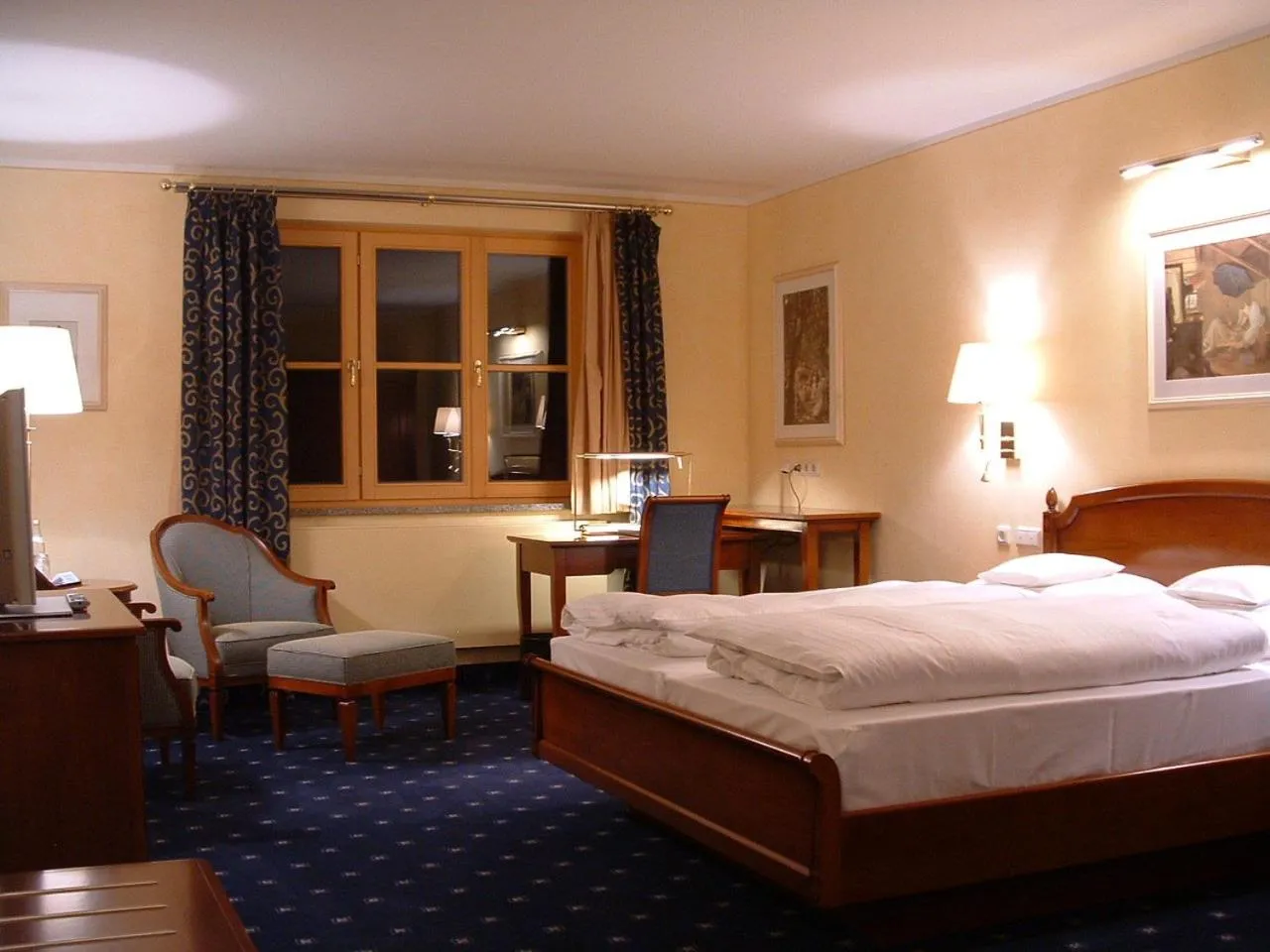 Photo of the whole room, Bed in Altstadthotel Bräuwirt