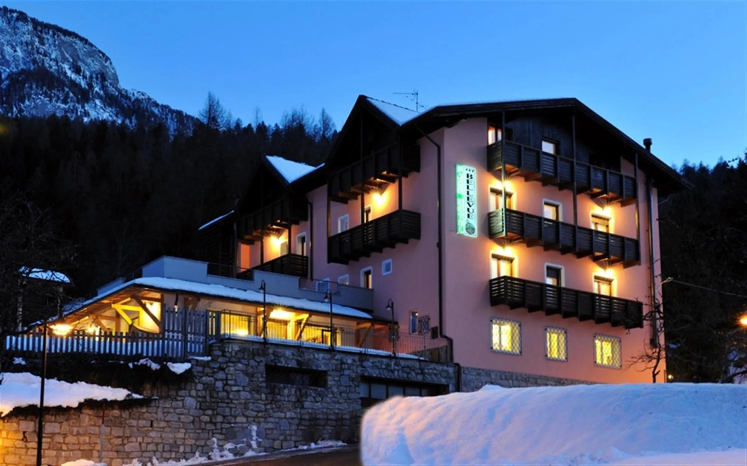 Facade/entrance in Park Hotel Bellevue