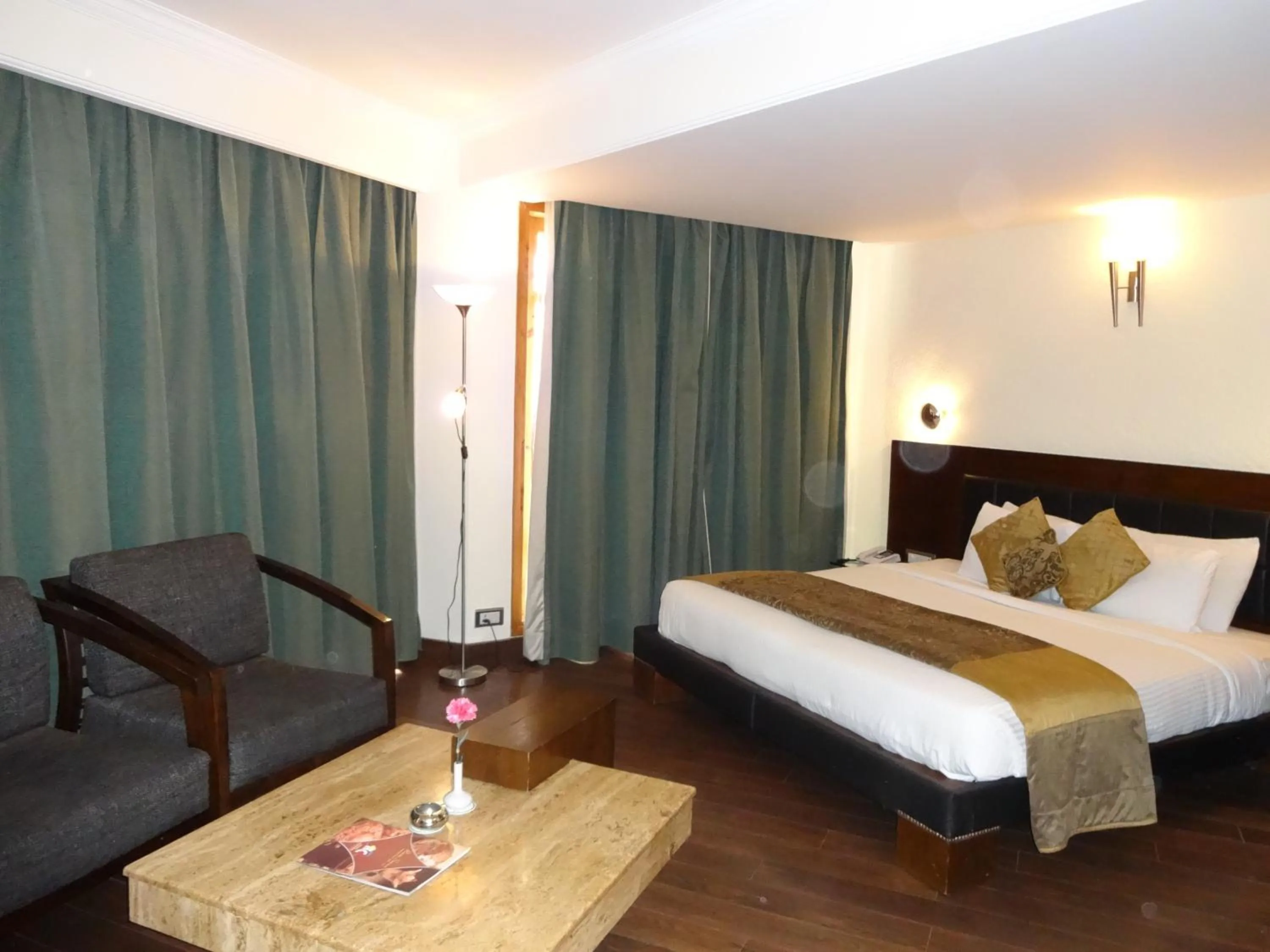 Photo of the whole room, Bed in Hotel Combermere