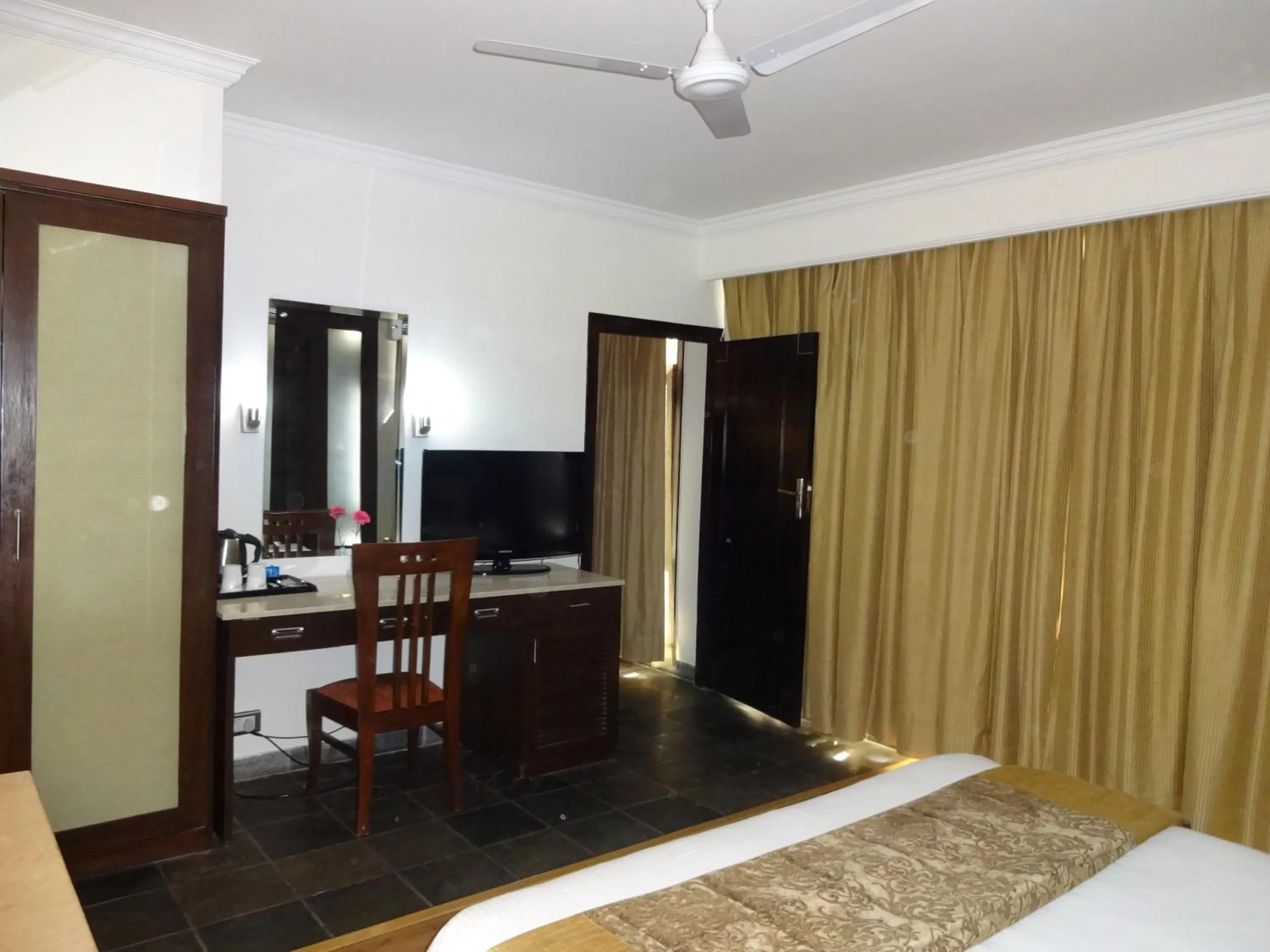 Decorative detail, Bed in Hotel Combermere