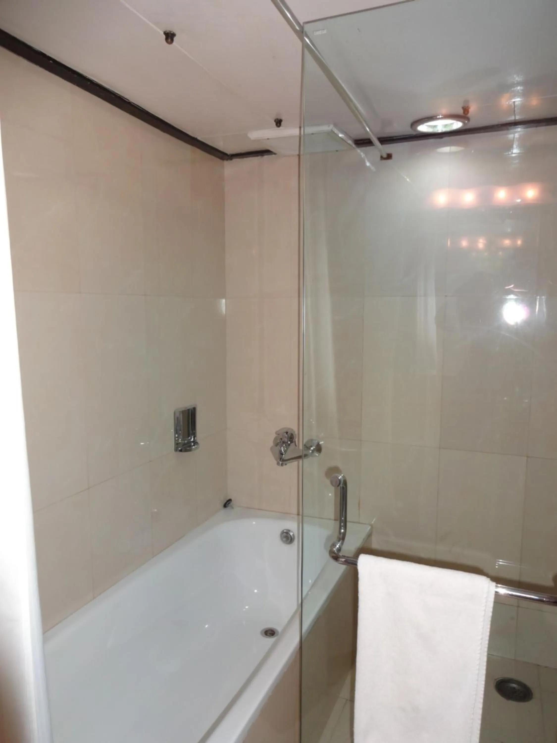 Bathroom in Hotel Combermere