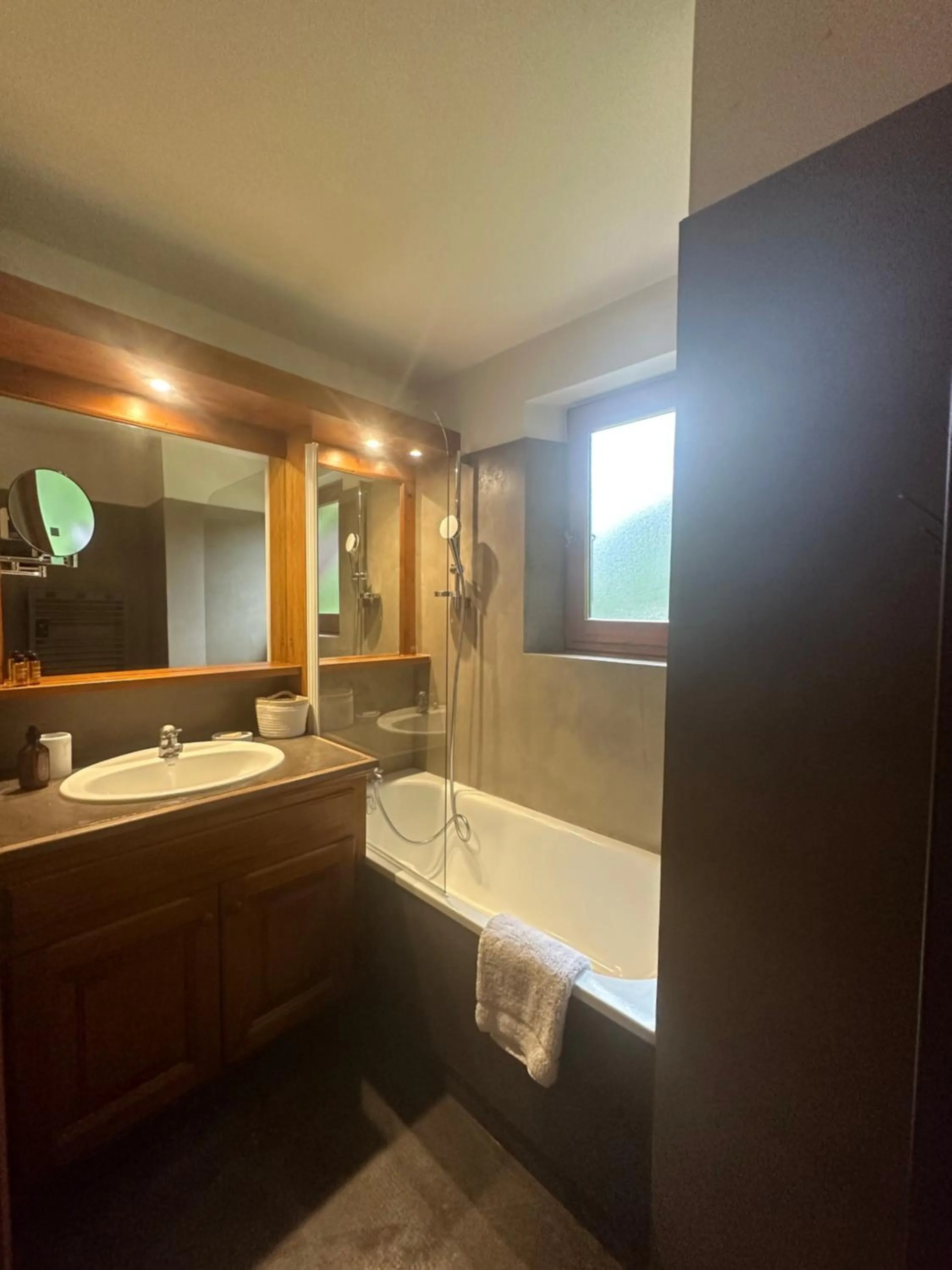 Bathroom in La Résidence de L'Ours