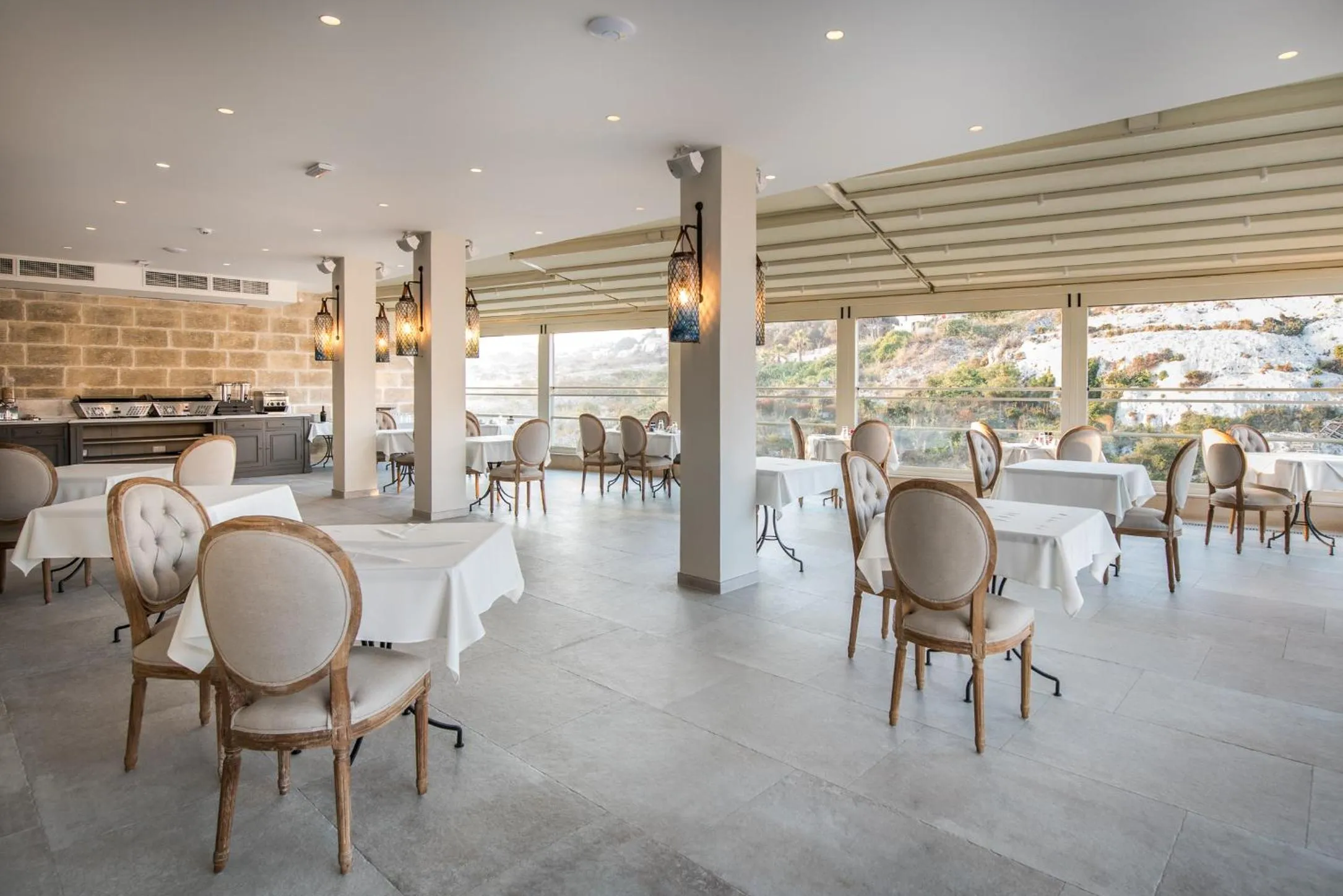 Restaurant/places to eat in Cesca's Boutique Hotel