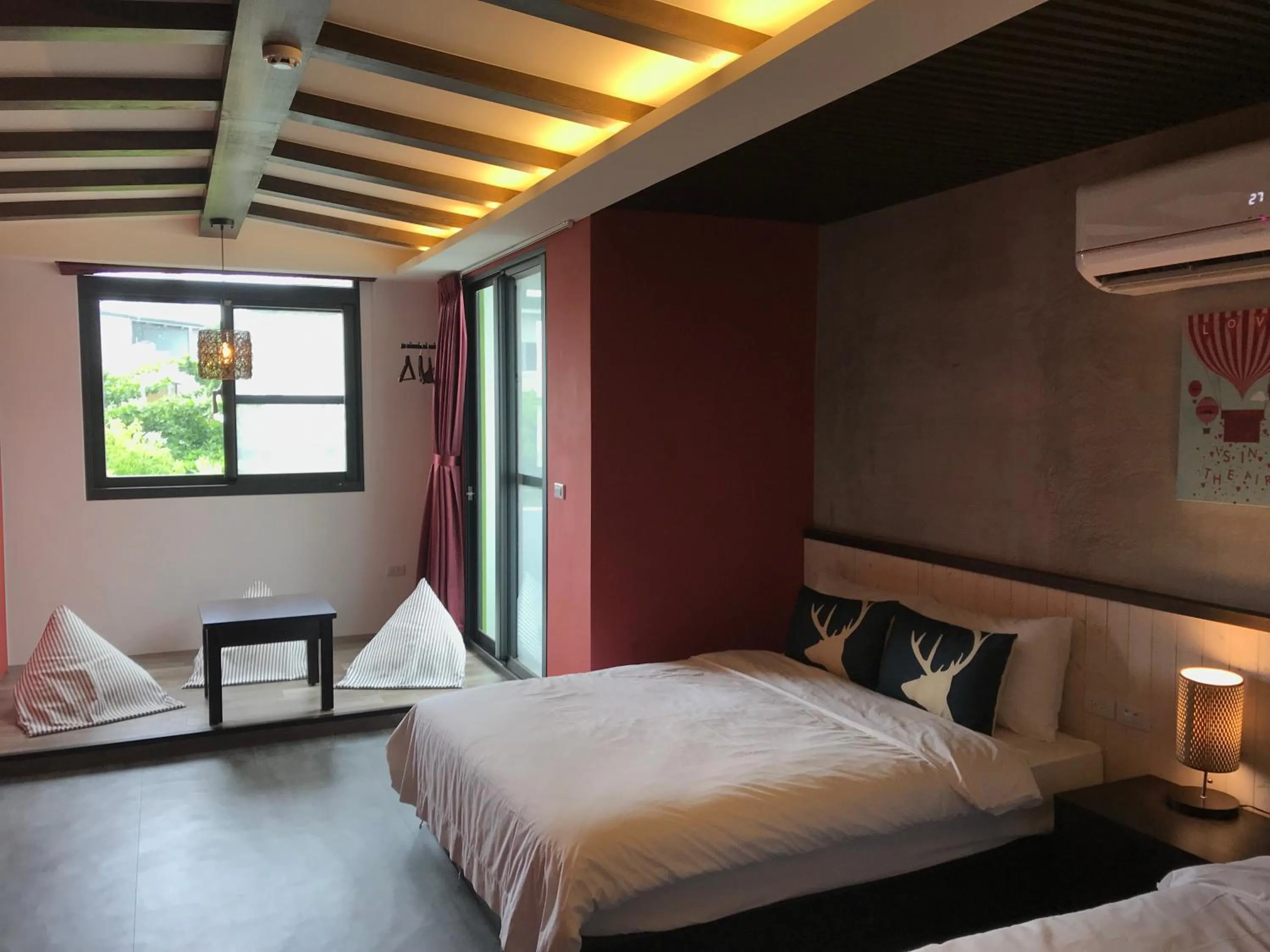 Photo of the whole room, Bed in Chi Chu B&B