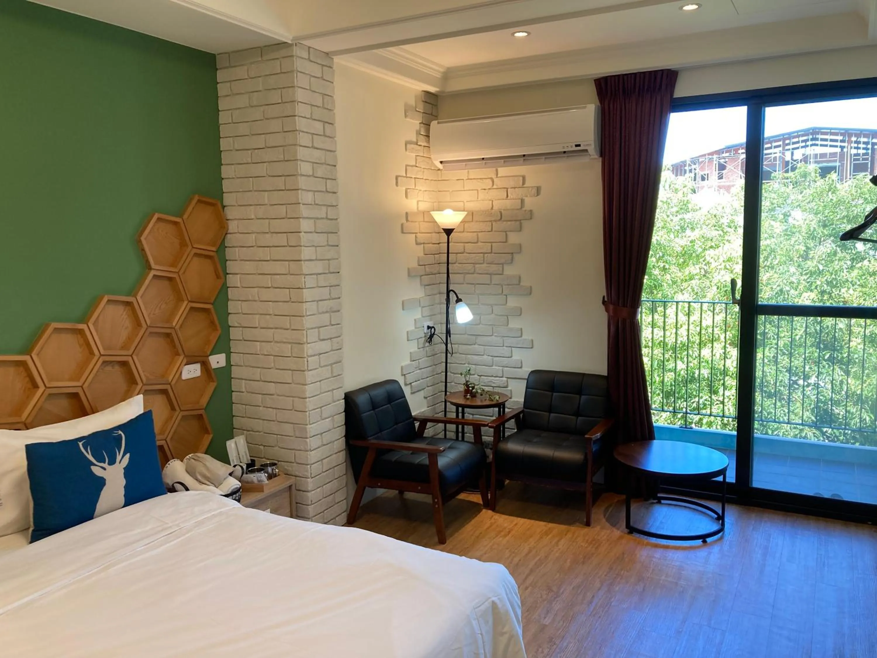 Photo of the whole room, Bed in Chi Chu B&B