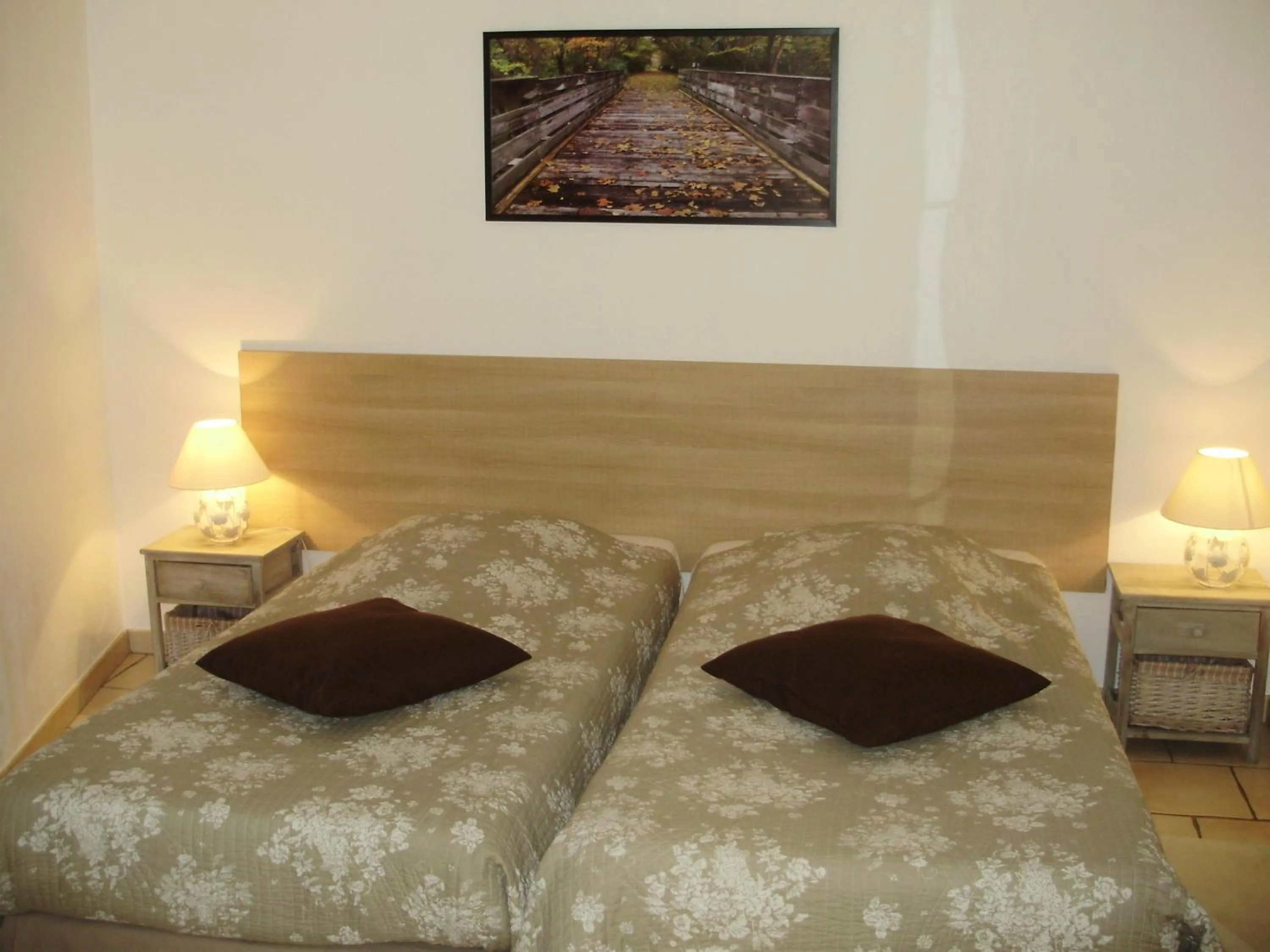 Bedroom in AUBERGE du BORD des EAUX - Demi-pension assurée sur réservation