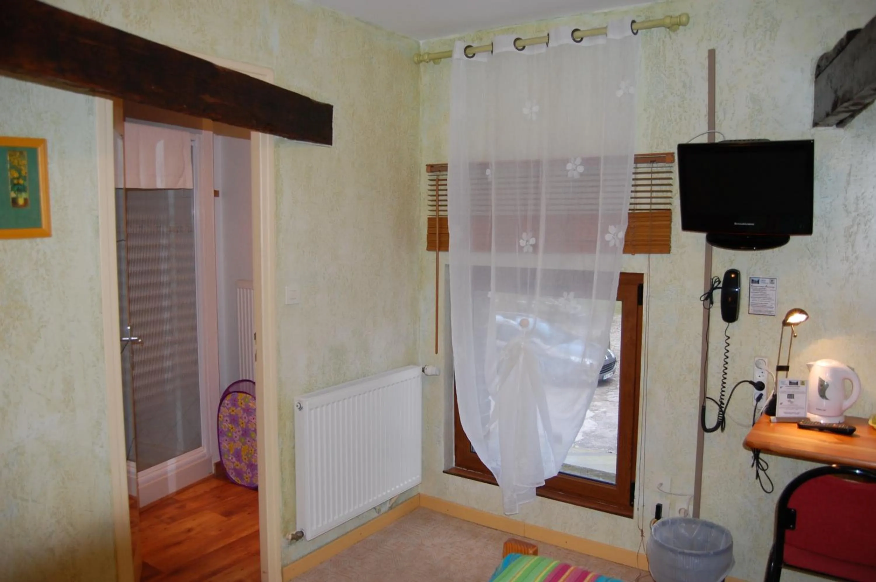 AUBERGE du BORD des EAUX - Demi-pension assurée sur réservation